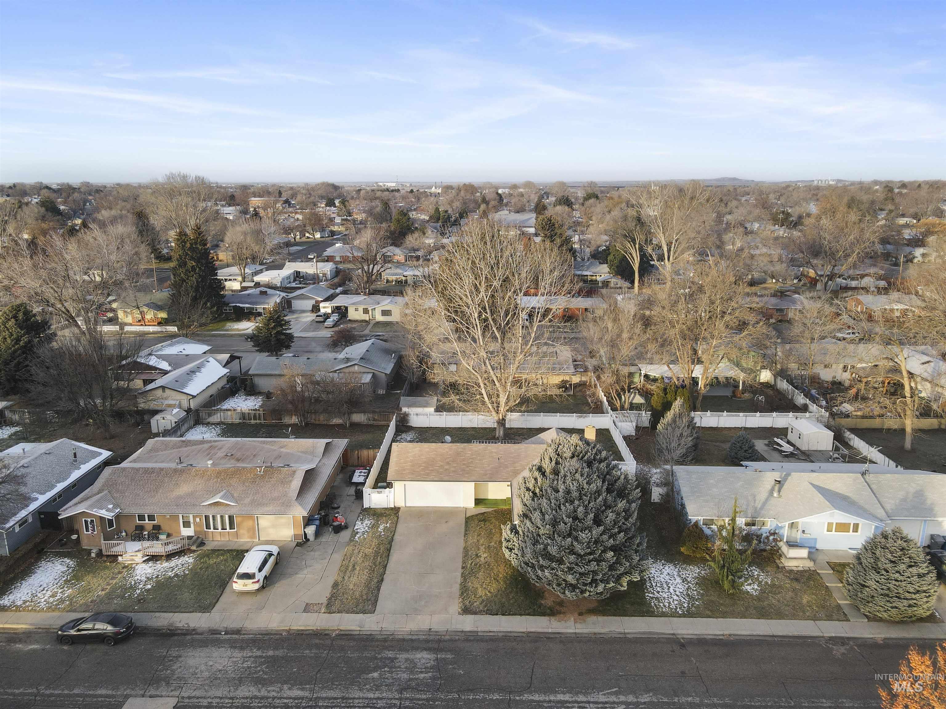 945 N 11th East, Mountain Home, Idaho 83647, 3 Bedrooms, 1.5 Bathrooms, Residential For Sale, Price $249,900,MLS 98971750