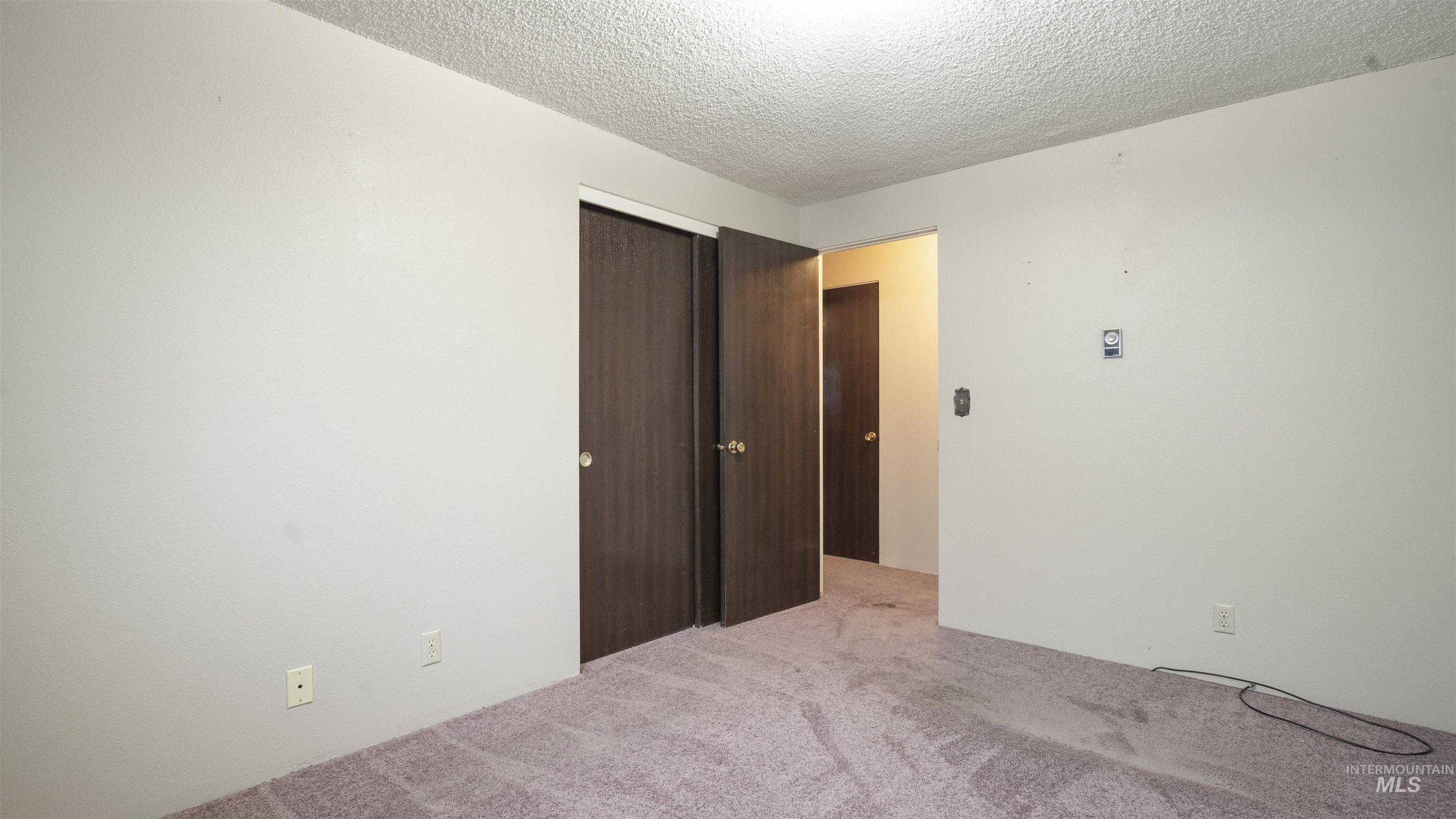 945 N 11th East, Mountain Home, Idaho 83647, 3 Bedrooms, 1.5 Bathrooms, Residential For Sale, Price $249,900,MLS 98971750