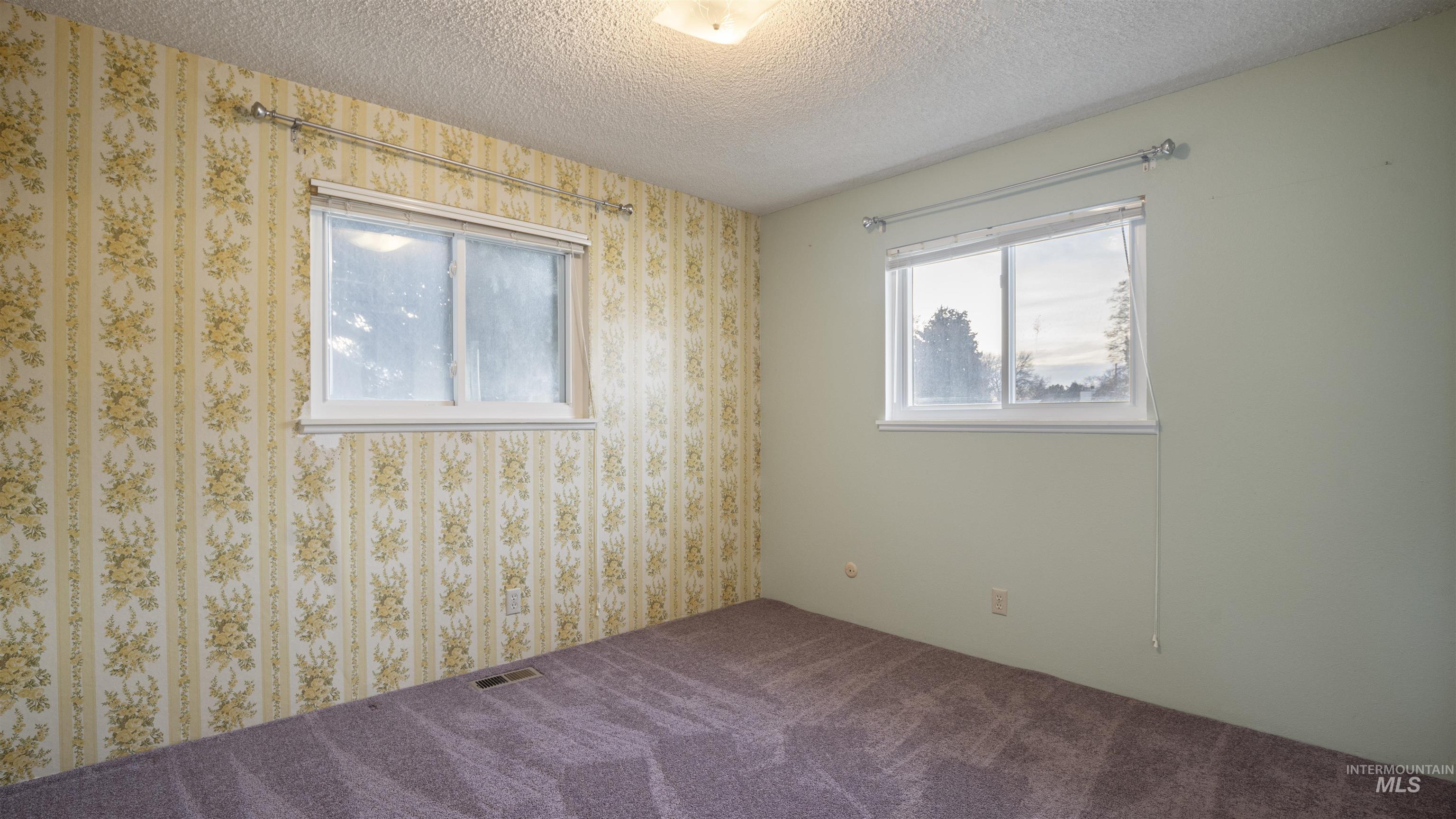 945 N 11th East, Mountain Home, Idaho 83647, 3 Bedrooms, 1.5 Bathrooms, Residential For Sale, Price $249,900,MLS 98971750