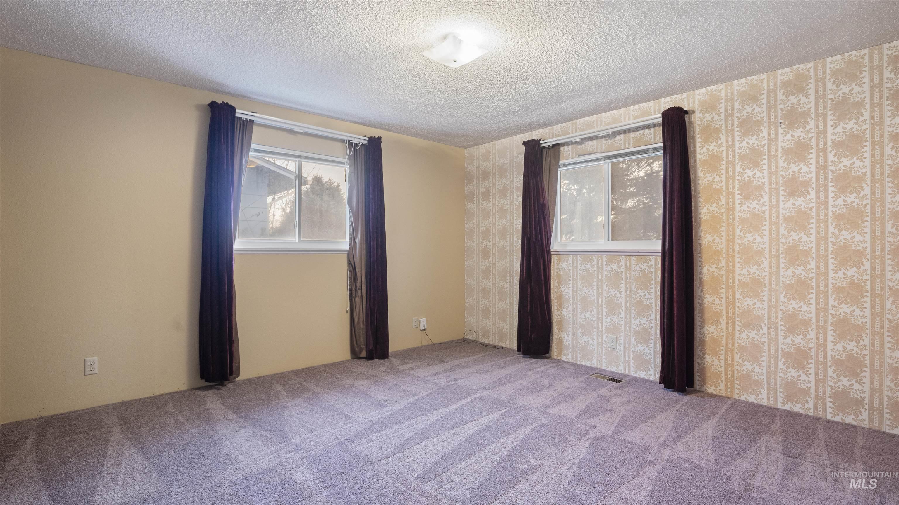 945 N 11th East, Mountain Home, Idaho 83647, 3 Bedrooms, 1.5 Bathrooms, Residential For Sale, Price $249,900,MLS 98971750