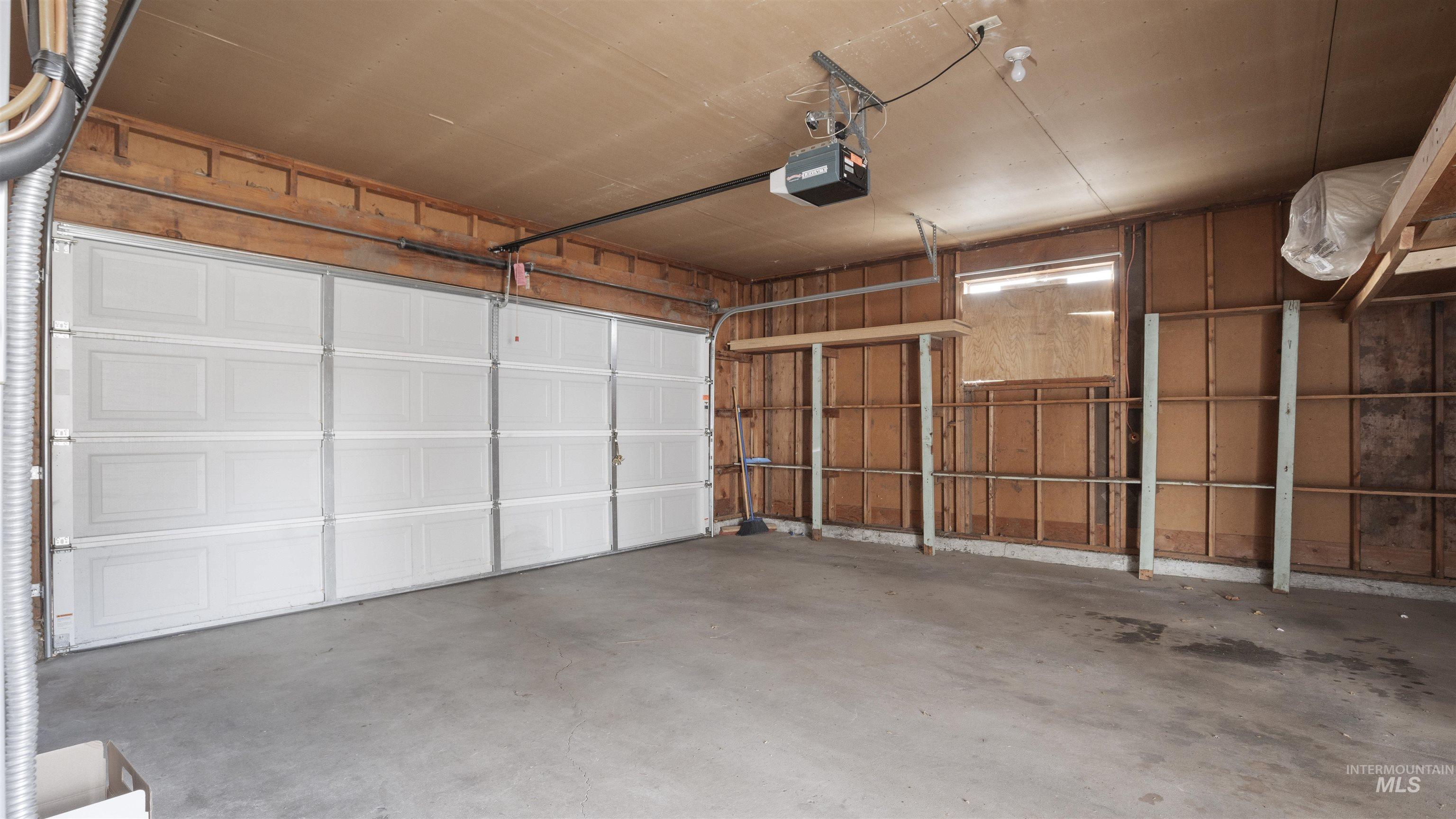 945 N 11th East, Mountain Home, Idaho 83647, 3 Bedrooms, 1.5 Bathrooms, Residential For Sale, Price $249,900,MLS 98971750