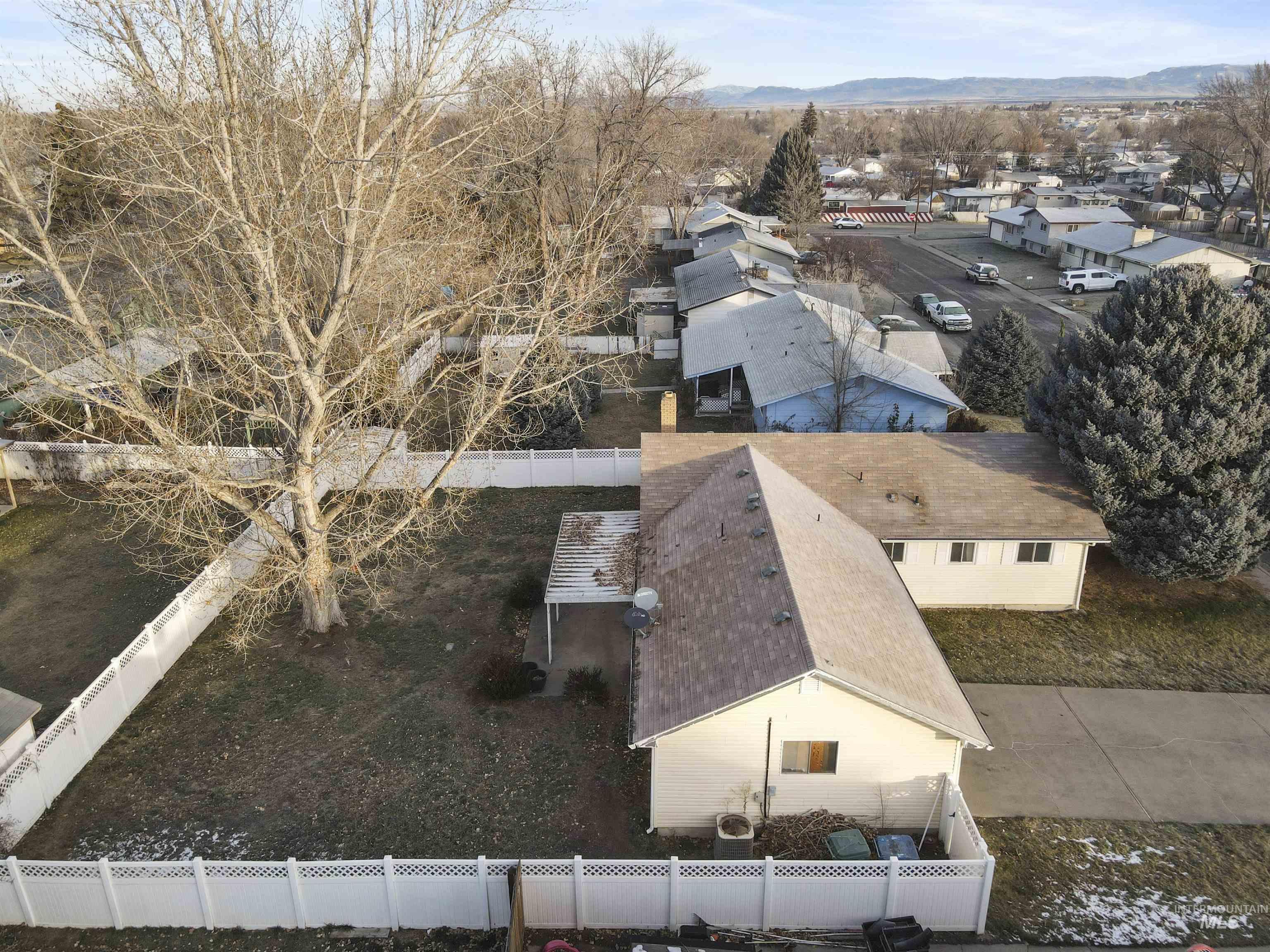 945 N 11th East, Mountain Home, Idaho 83647, 3 Bedrooms, 1.5 Bathrooms, Residential For Sale, Price $249,900,MLS 98971750