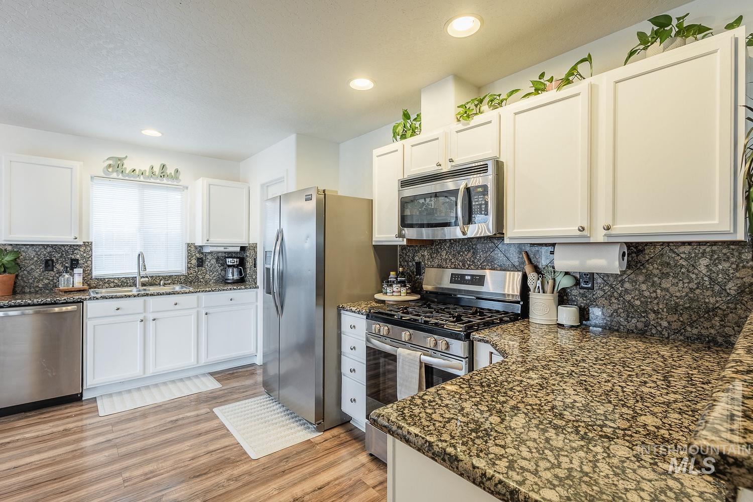 1922 Hasbrook St, Caldwell, Idaho 83607, 3 Bedrooms, 2 Bathrooms, Residential For Sale, Price $354,999,MLS 98971752