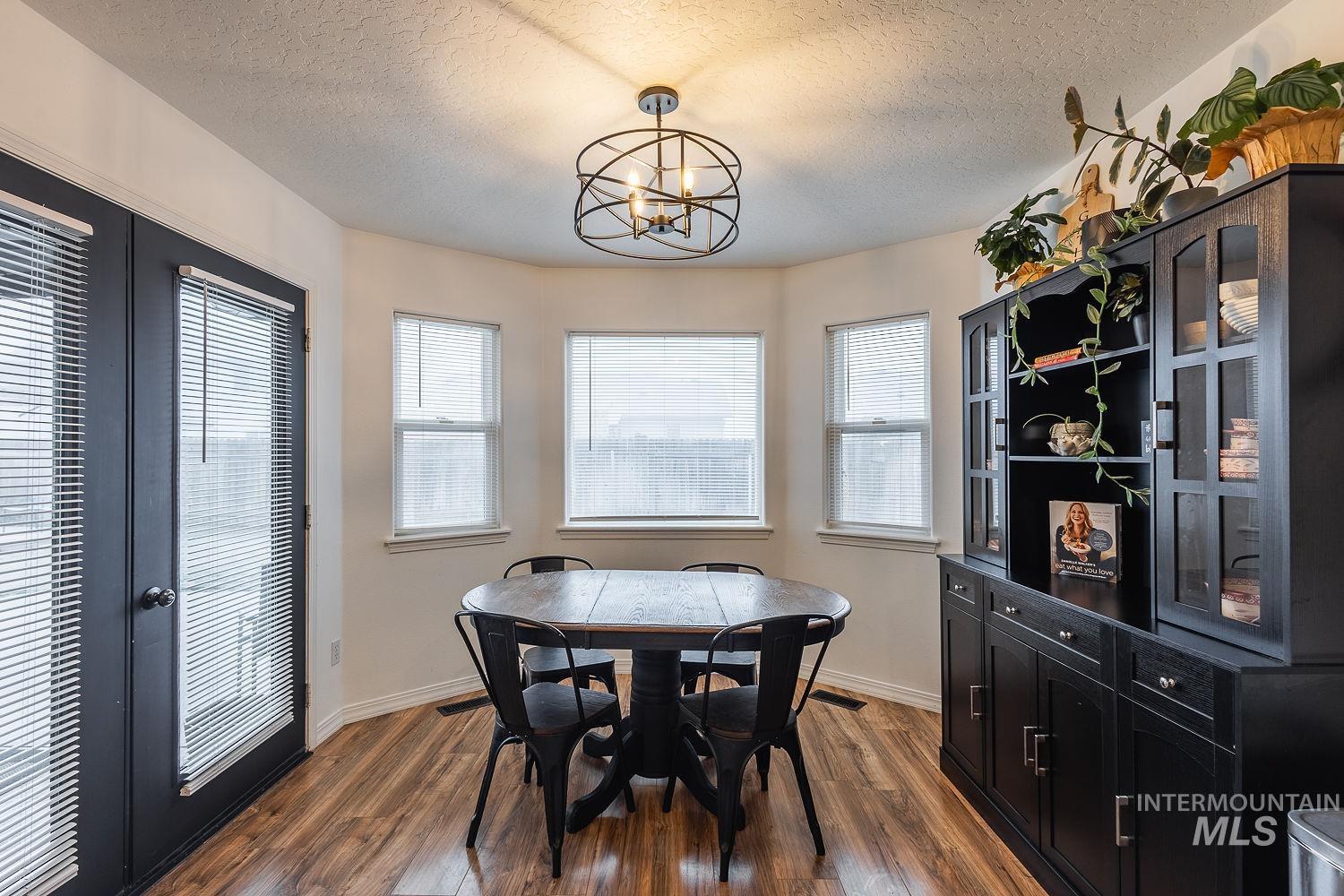 1922 Hasbrook St, Caldwell, Idaho 83607, 3 Bedrooms, 2 Bathrooms, Residential For Sale, Price $354,999,MLS 98971752