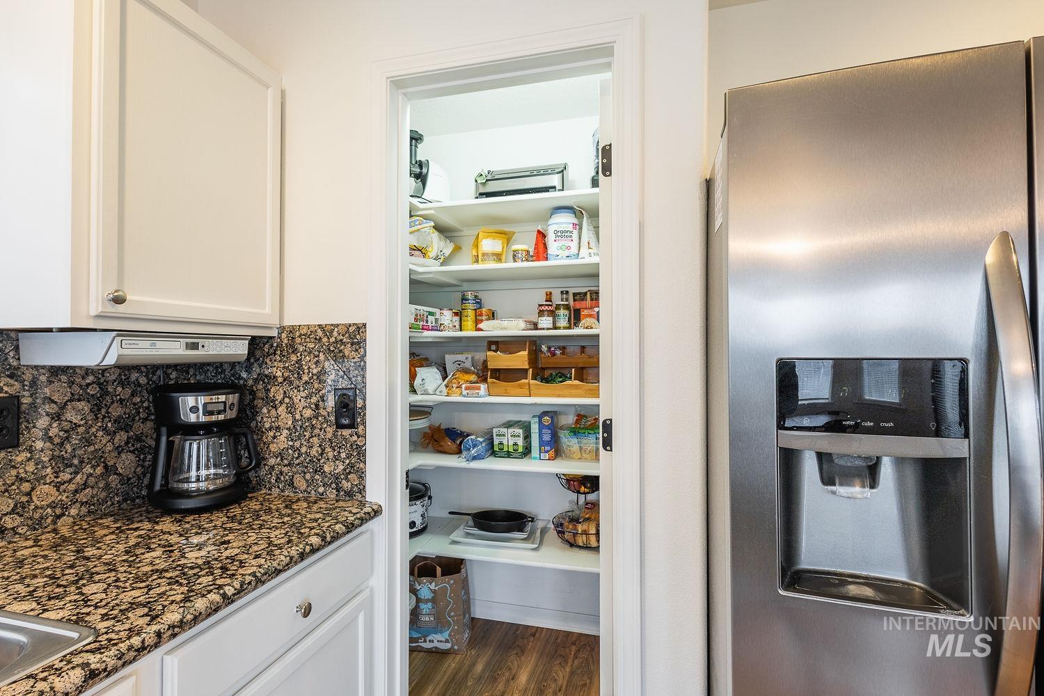 1922 Hasbrook St, Caldwell, Idaho 83607, 3 Bedrooms, 2 Bathrooms, Residential For Sale, Price $354,999,MLS 98971752