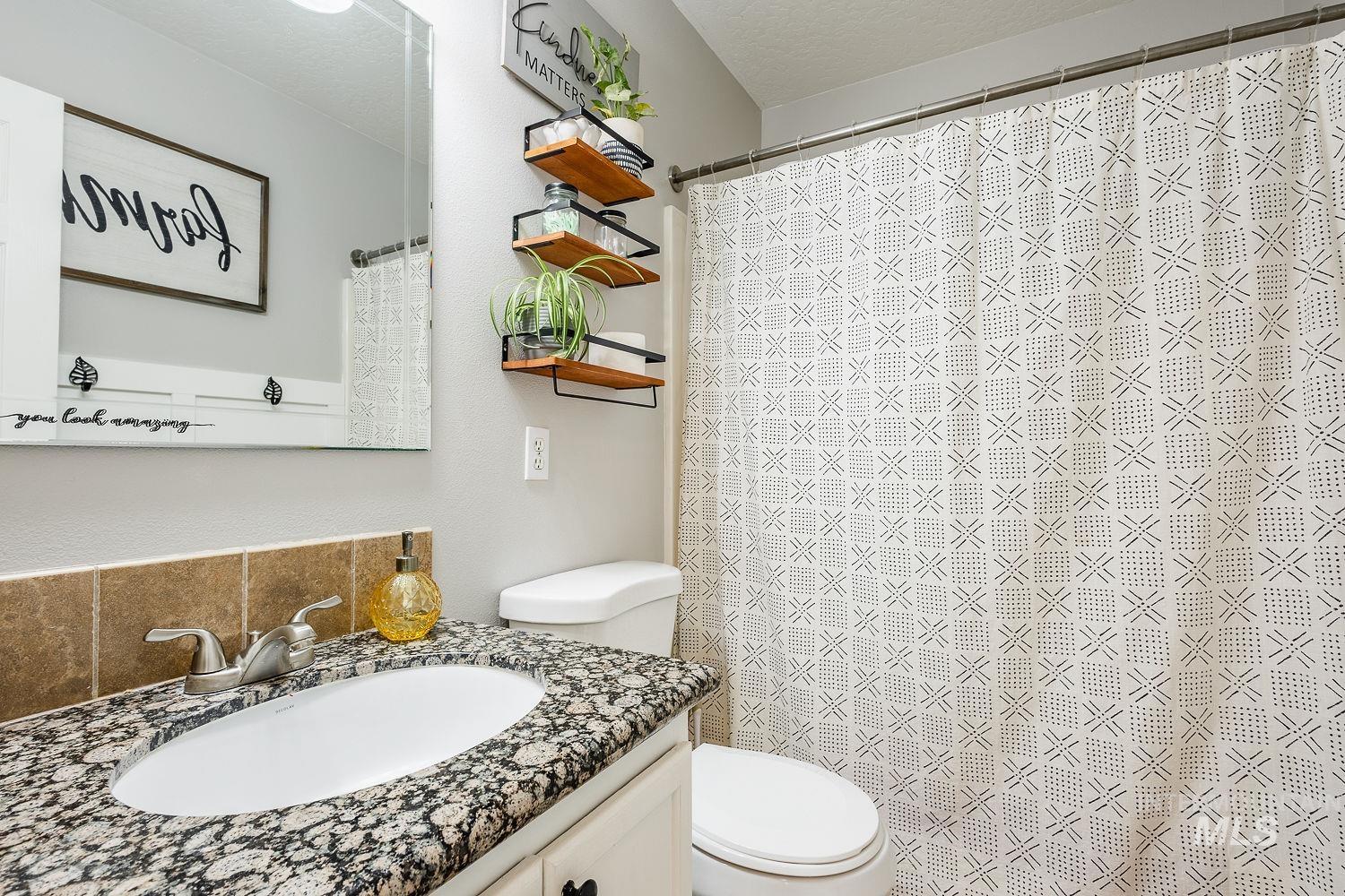 1922 Hasbrook St, Caldwell, Idaho 83607, 3 Bedrooms, 2 Bathrooms, Residential For Sale, Price $354,999,MLS 98971752