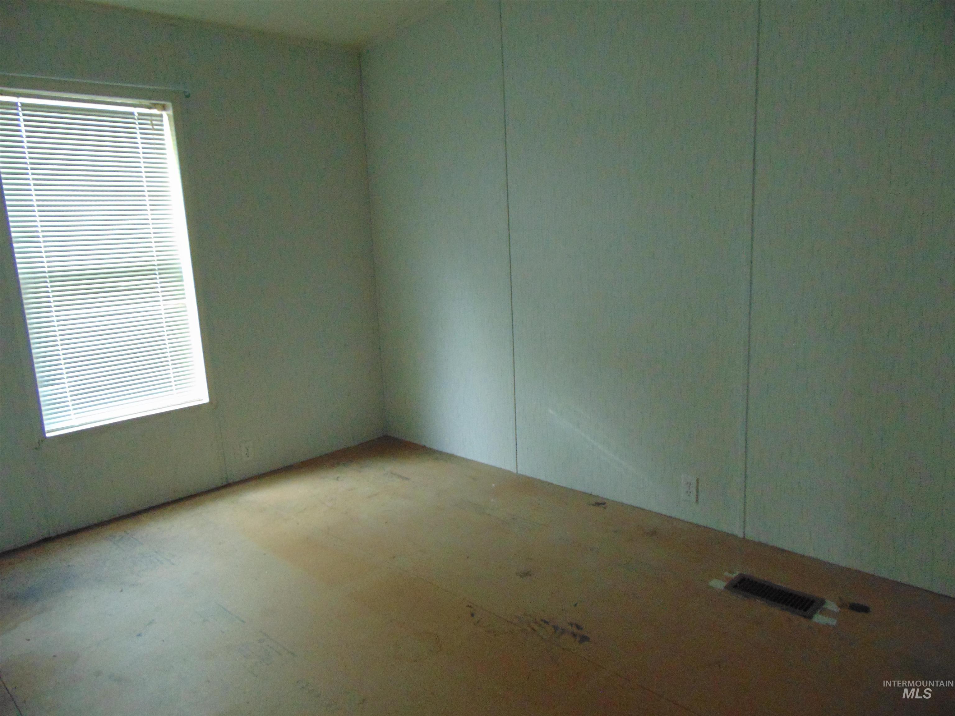 1256 SE 9th Ave., Ontario, Oregon 97914, 3 Bedrooms, 2 Bathrooms, Residential For Sale, Price $104,900,MLS 98971753