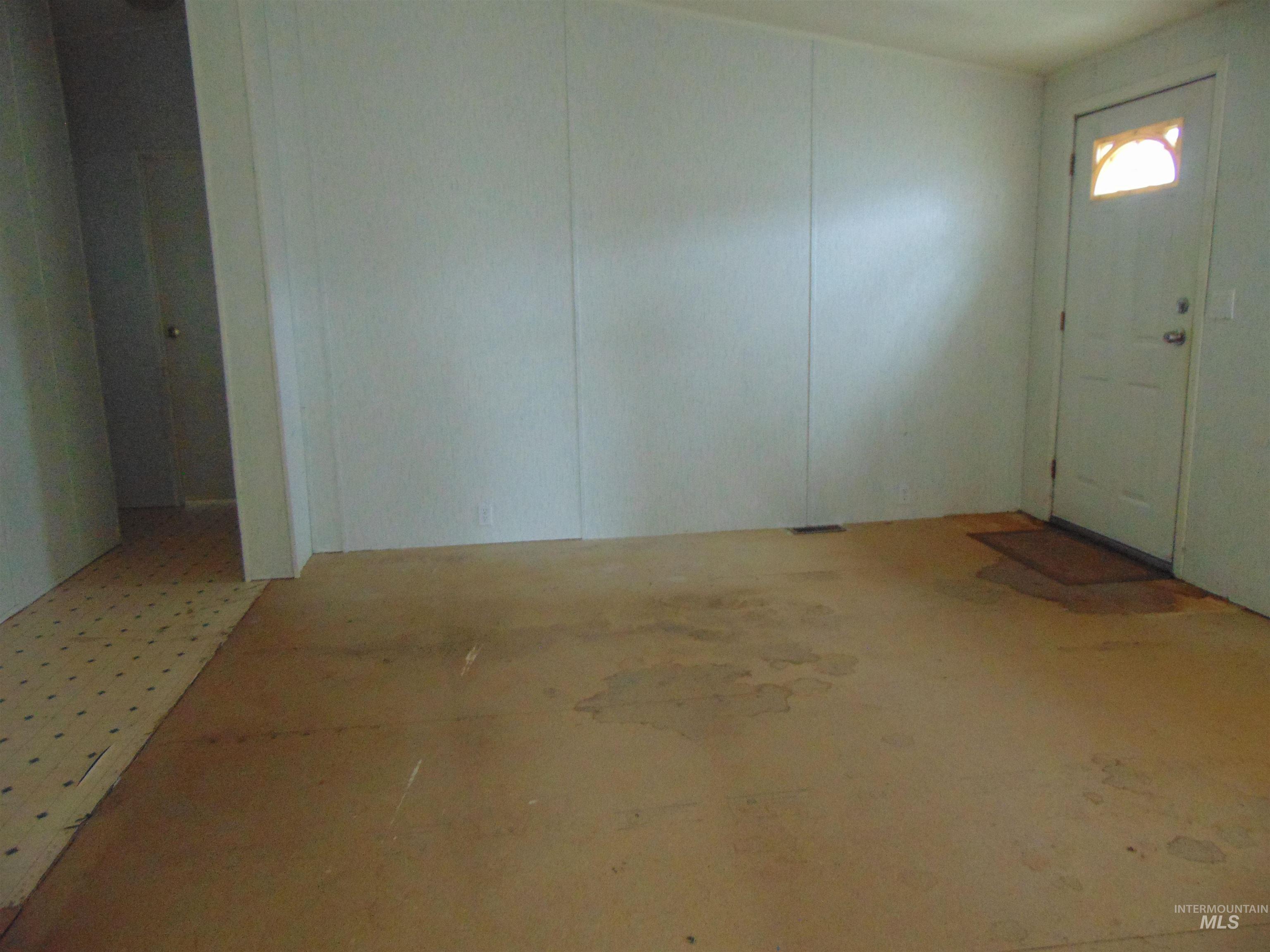 1256 SE 9th Ave., Ontario, Oregon 97914, 3 Bedrooms, 2 Bathrooms, Residential For Sale, Price $104,900,MLS 98971753