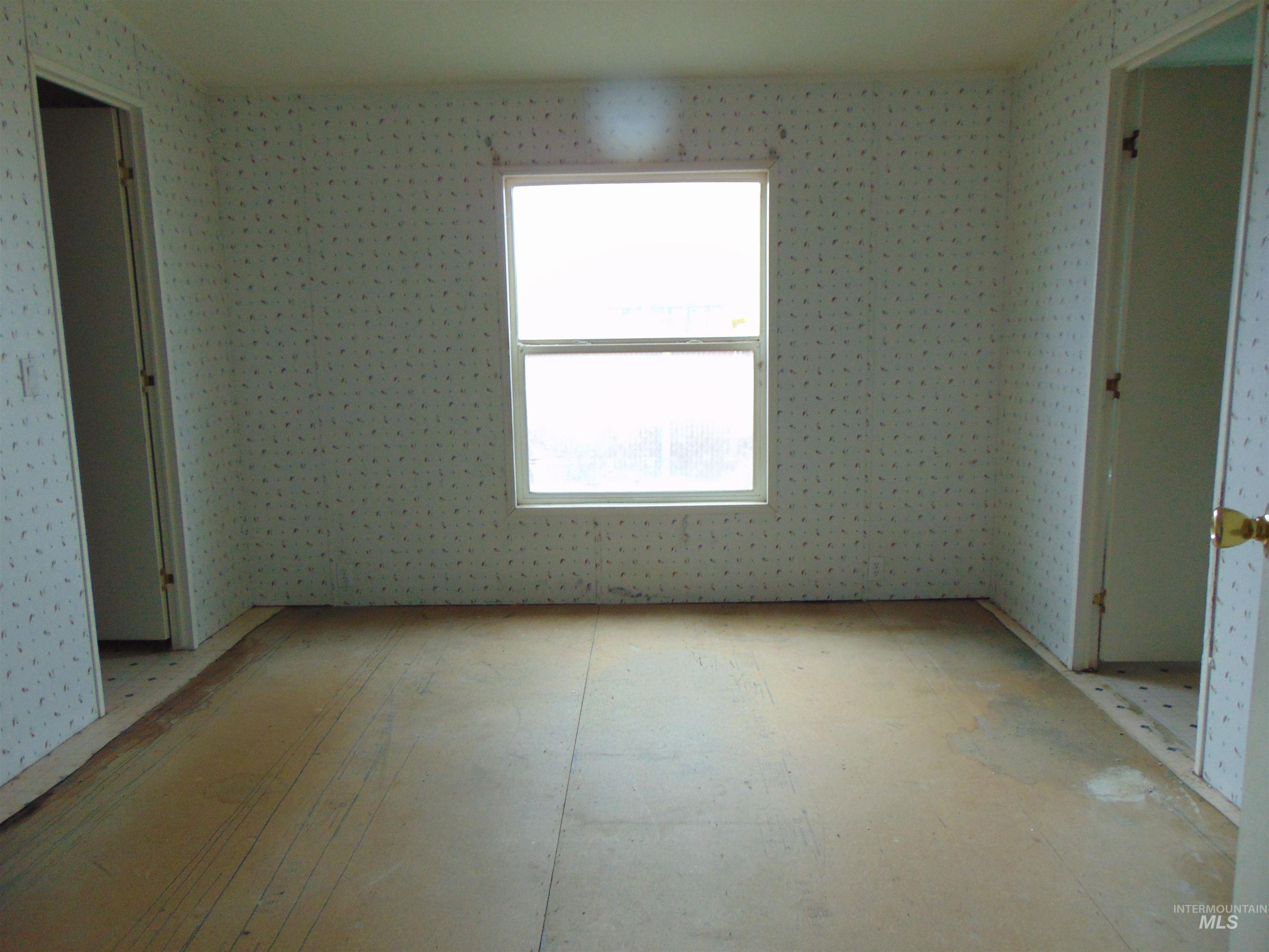 1256 SE 9th Ave., Ontario, Oregon 97914, 3 Bedrooms, 2 Bathrooms, Residential For Sale, Price $104,900,MLS 98971753