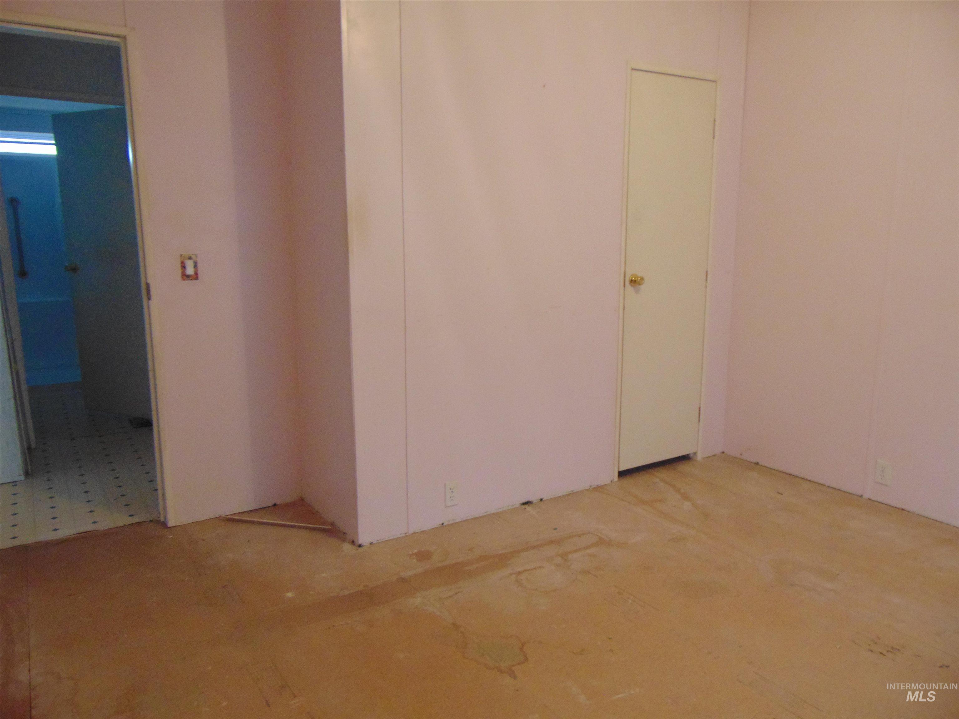 1256 SE 9th Ave., Ontario, Oregon 97914, 3 Bedrooms, 2 Bathrooms, Residential For Sale, Price $104,900,MLS 98971753