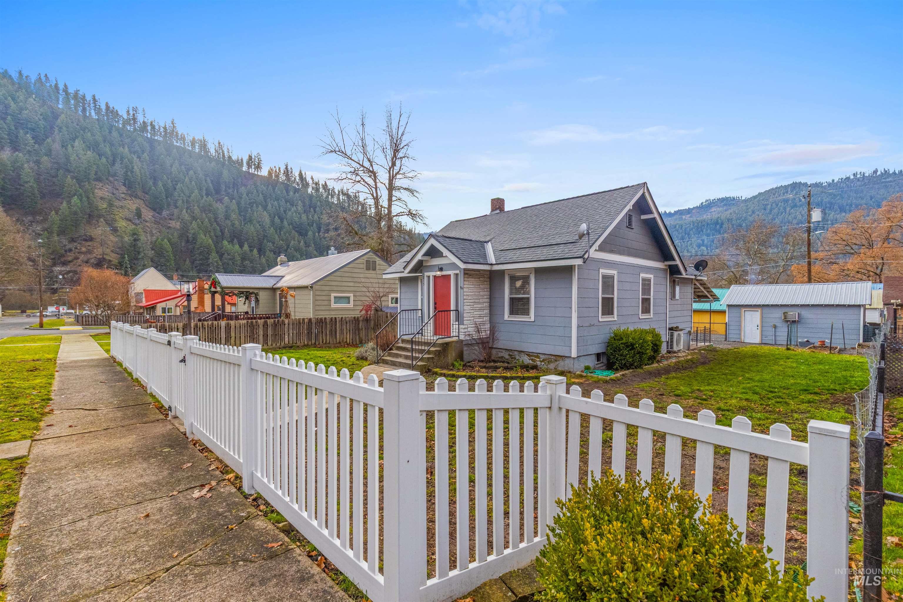 215 N F St, Orofino, Idaho 83544, 2 Bedrooms, 1.5 Bathrooms, Residential For Sale, Price $249,000,MLS 98971754
