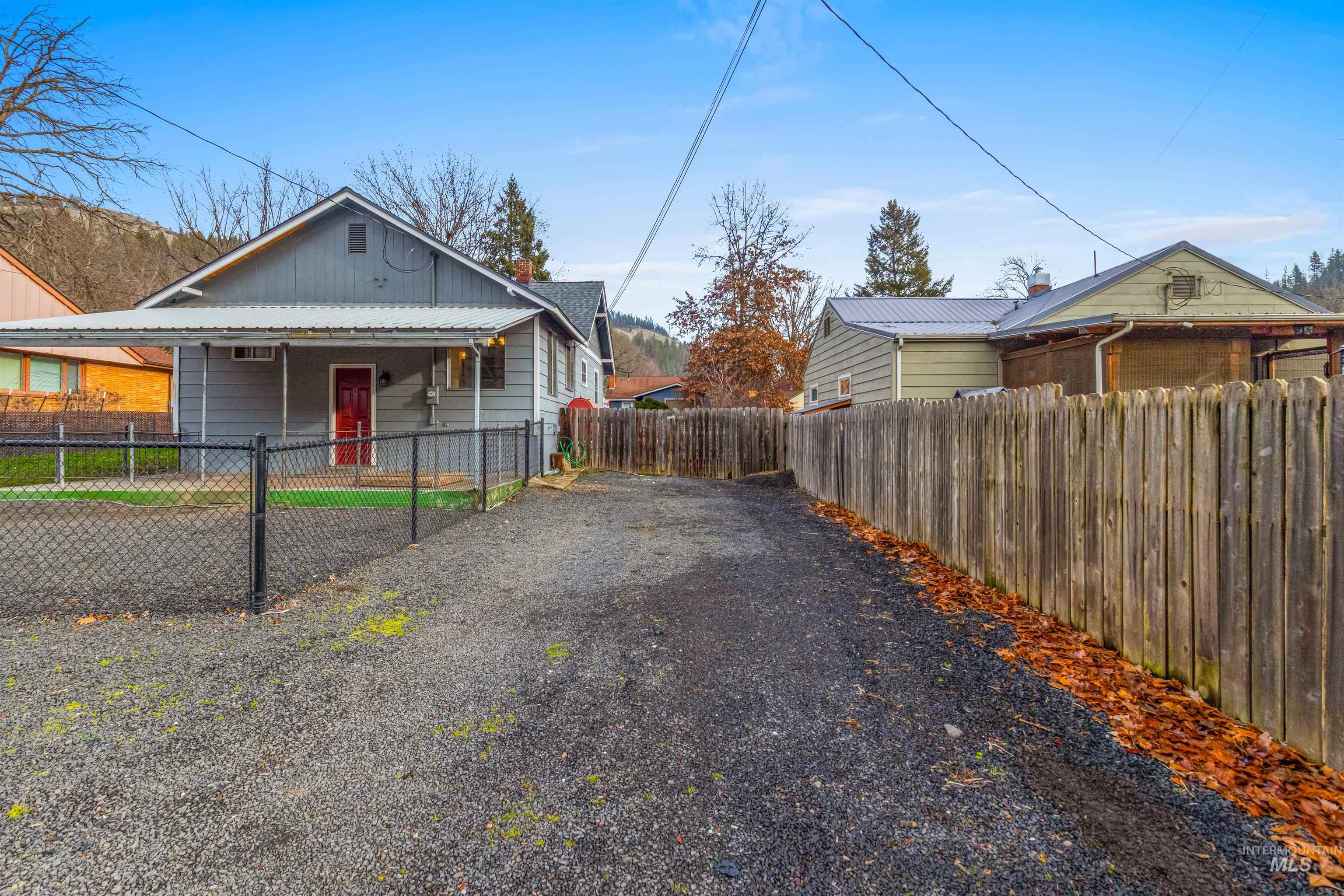 215 N F St, Orofino, Idaho 83544, 2 Bedrooms, 1.5 Bathrooms, Residential For Sale, Price $249,000,MLS 98971754