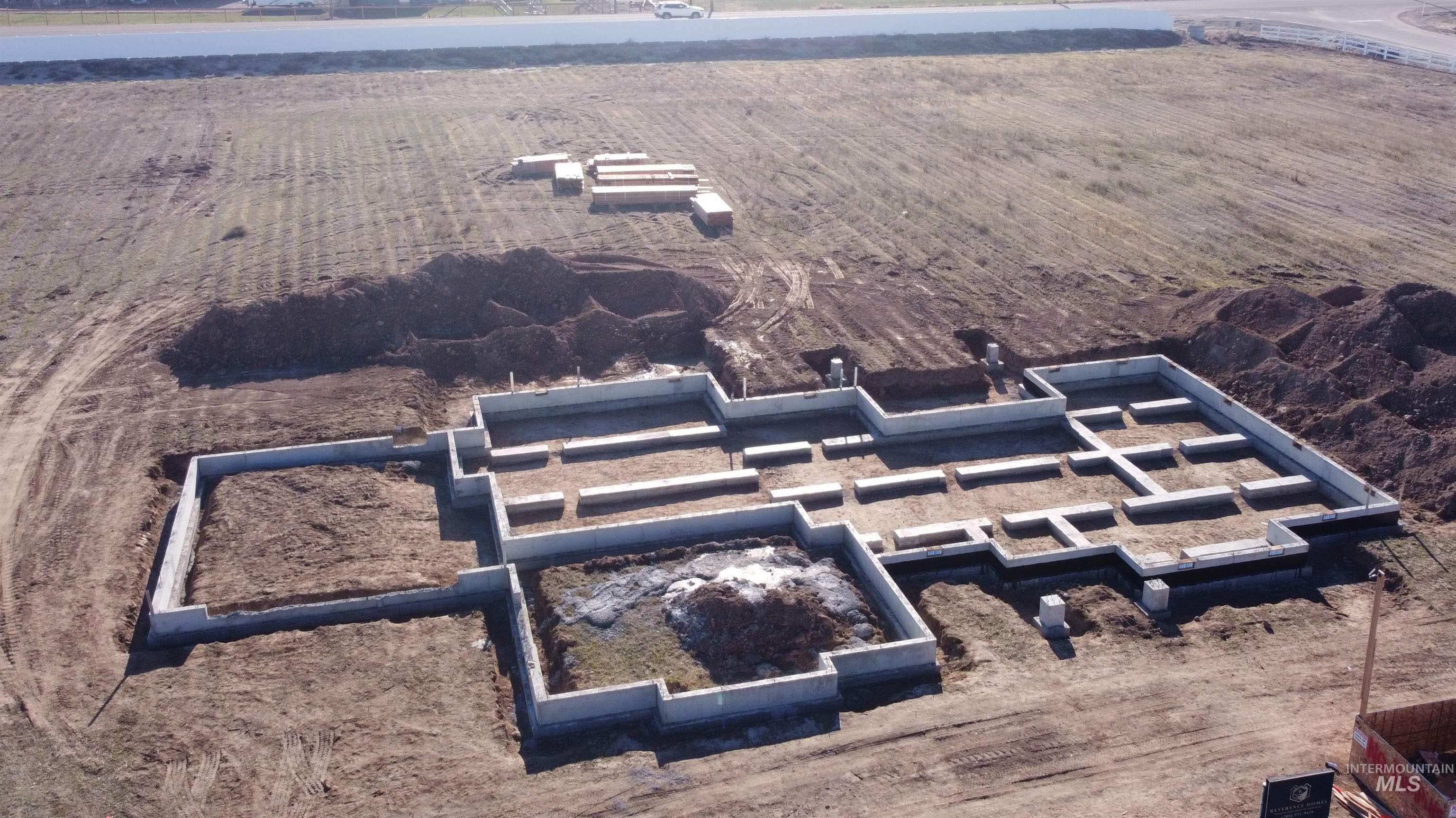 9401 Basin Kid Ct, Middleton, Idaho 83644, 4 Bedrooms, 2.5 Bathrooms, Residential For Sale, Price $981,900,MLS 98971755