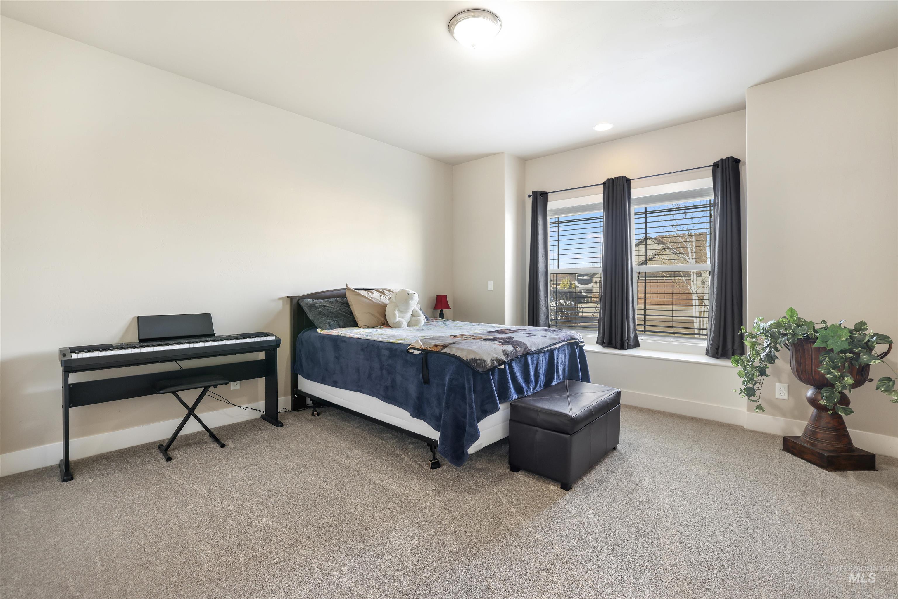 2734 Meadowbrook Dr, Twin Falls, Idaho 83301-4778, 4 Bedrooms, 2 Bathrooms, Residential For Sale, Price $549,000,MLS 98971756