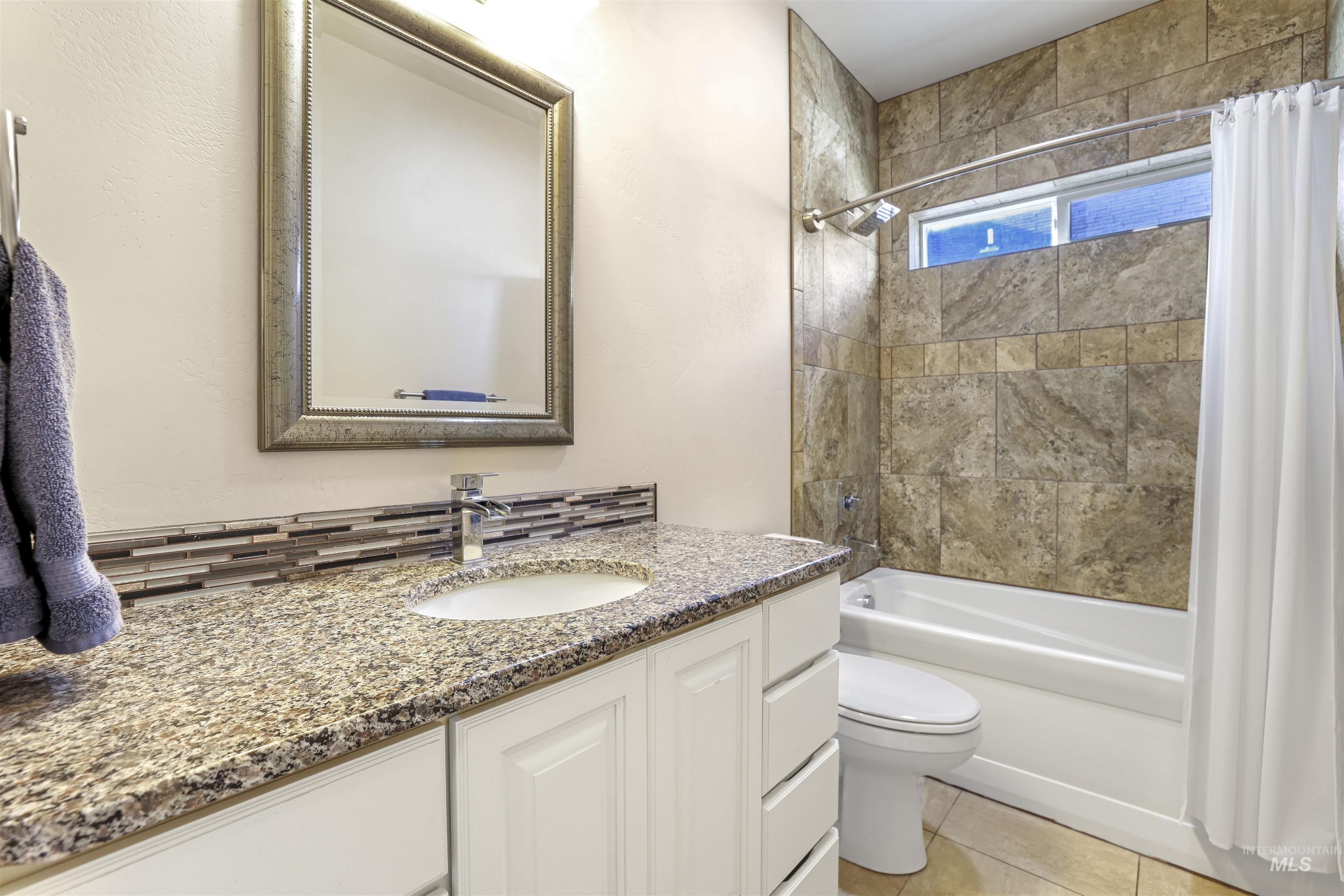 2734 Meadowbrook Dr, Twin Falls, Idaho 83301-4778, 4 Bedrooms, 2 Bathrooms, Residential For Sale, Price $569,000,MLS 98971756