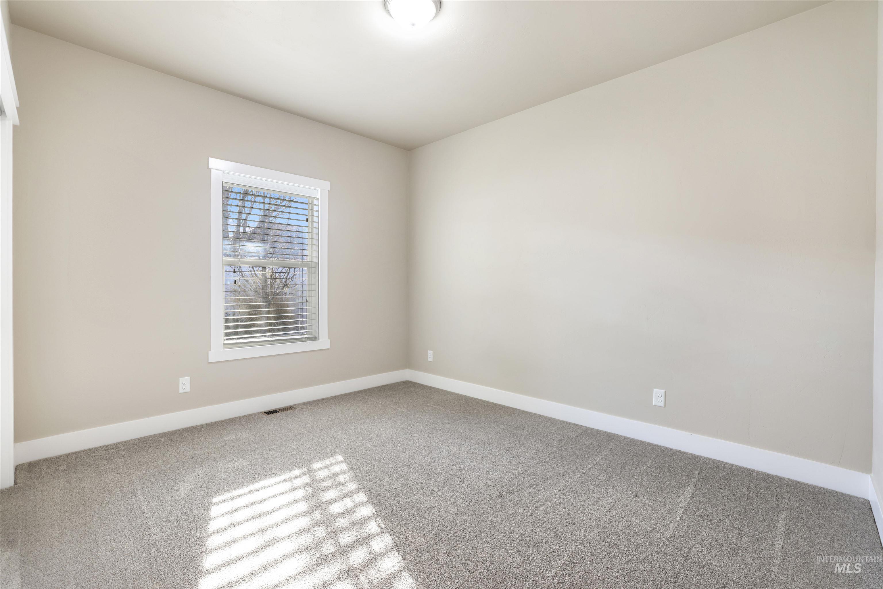 2734 Meadowbrook Dr, Twin Falls, Idaho 83301-4778, 4 Bedrooms, 2 Bathrooms, Residential For Sale, Price $569,000,MLS 98971756