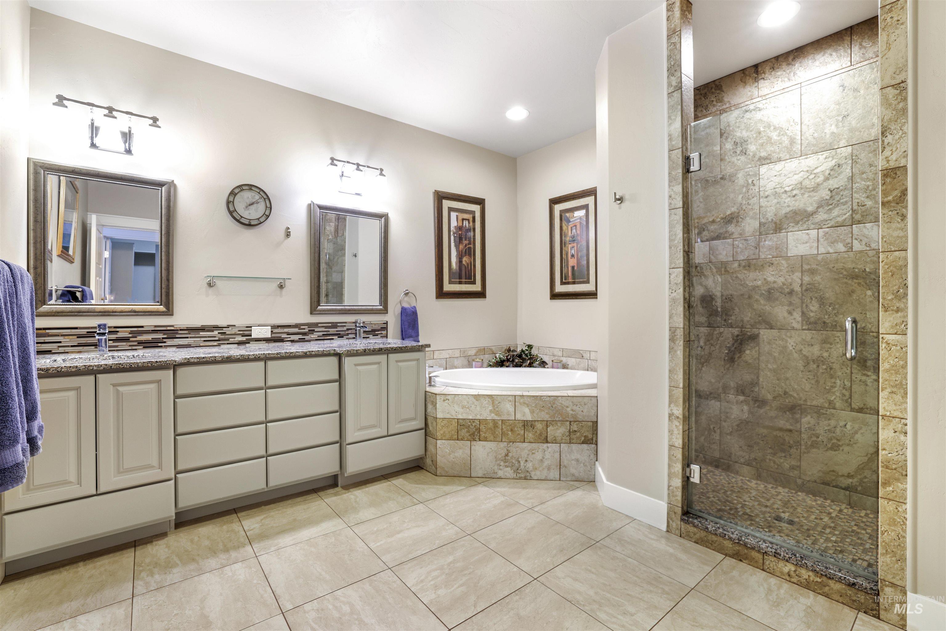 2734 Meadowbrook Dr, Twin Falls, Idaho 83301-4778, 4 Bedrooms, 2 Bathrooms, Residential For Sale, Price $532,500,MLS 98971756