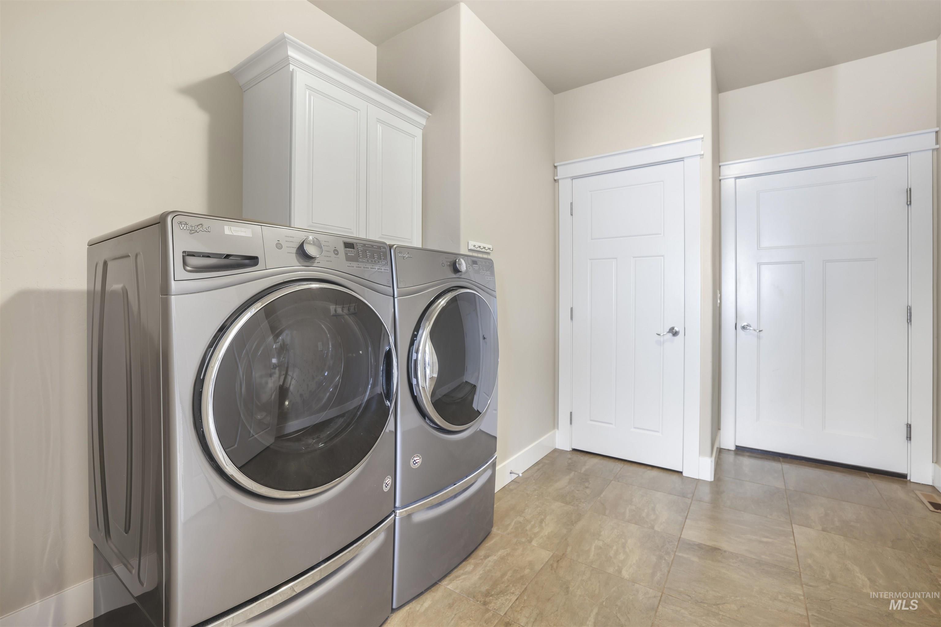 2734 Meadowbrook Dr, Twin Falls, Idaho 83301-4778, 4 Bedrooms, 2 Bathrooms, Residential For Sale, Price $549,000,MLS 98971756