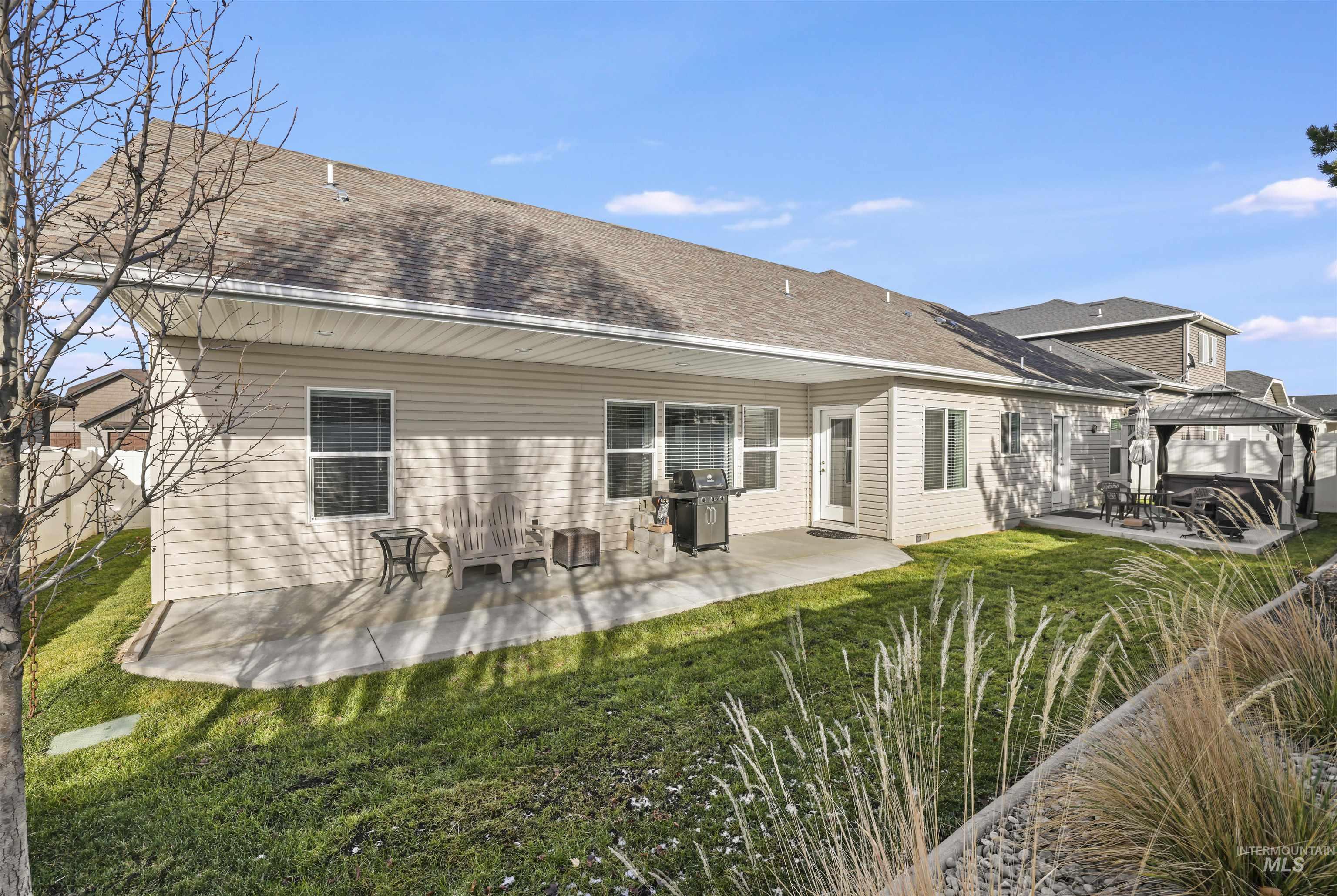 2734 Meadowbrook Dr, Twin Falls, Idaho 83301-4778, 4 Bedrooms, 2 Bathrooms, Residential For Sale, Price $549,000,MLS 98971756