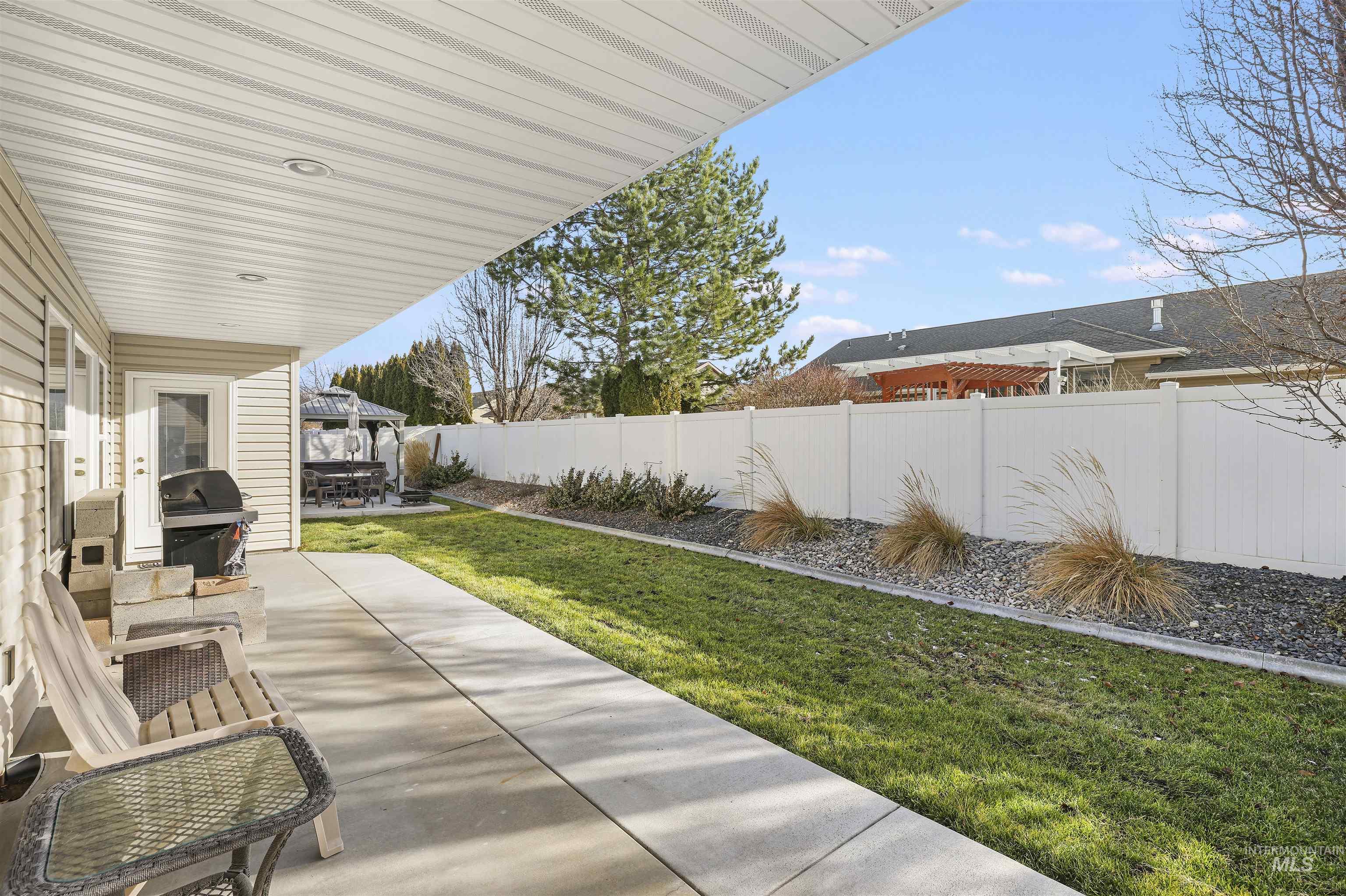 2734 Meadowbrook Dr, Twin Falls, Idaho 83301-4778, 4 Bedrooms, 2 Bathrooms, Residential For Sale, Price $549,000, 98971756