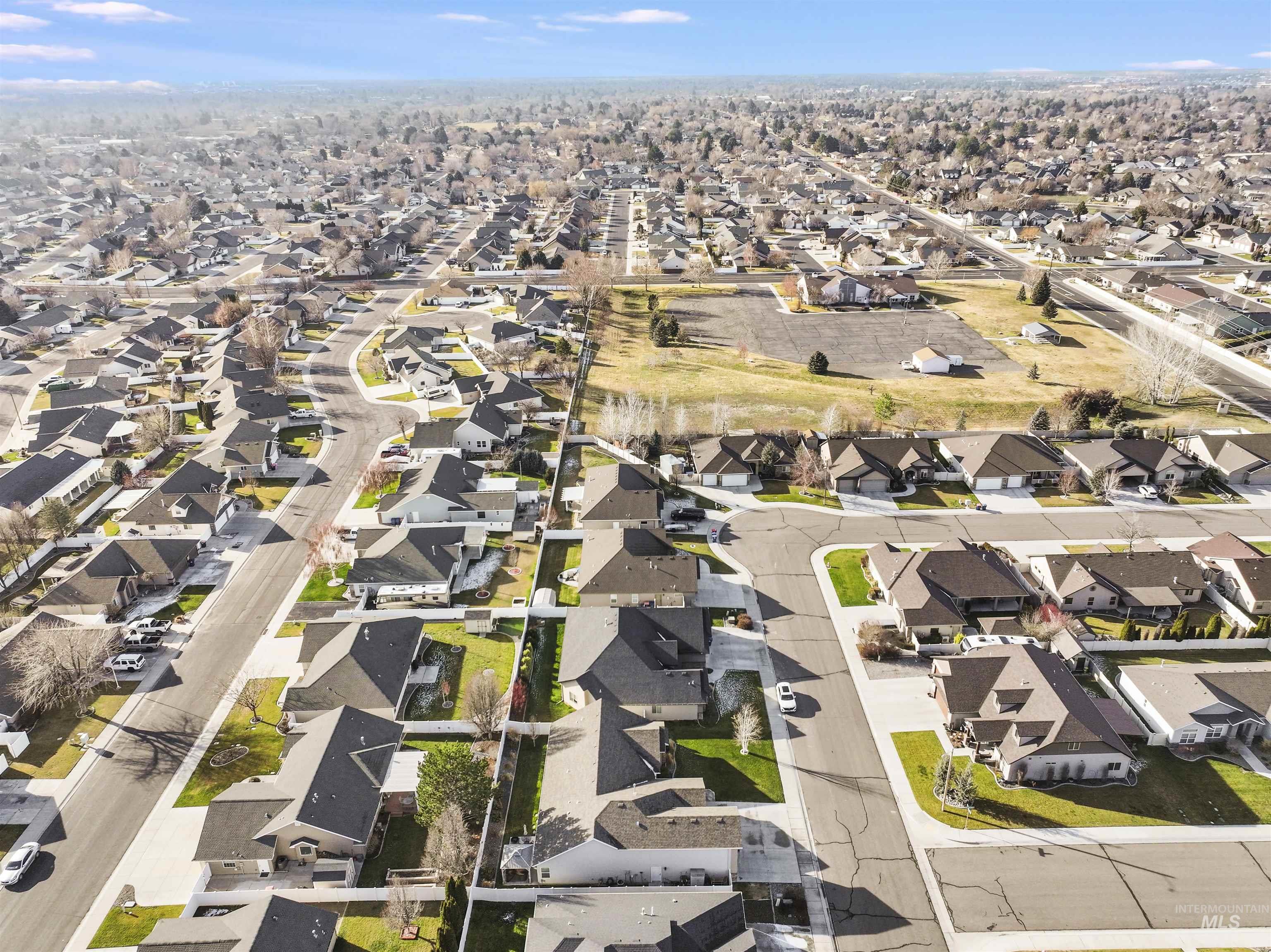 2734 Meadowbrook Dr, Twin Falls, Idaho 83301-4778, 4 Bedrooms, 2 Bathrooms, Residential For Sale, Price $569,000,MLS 98971756