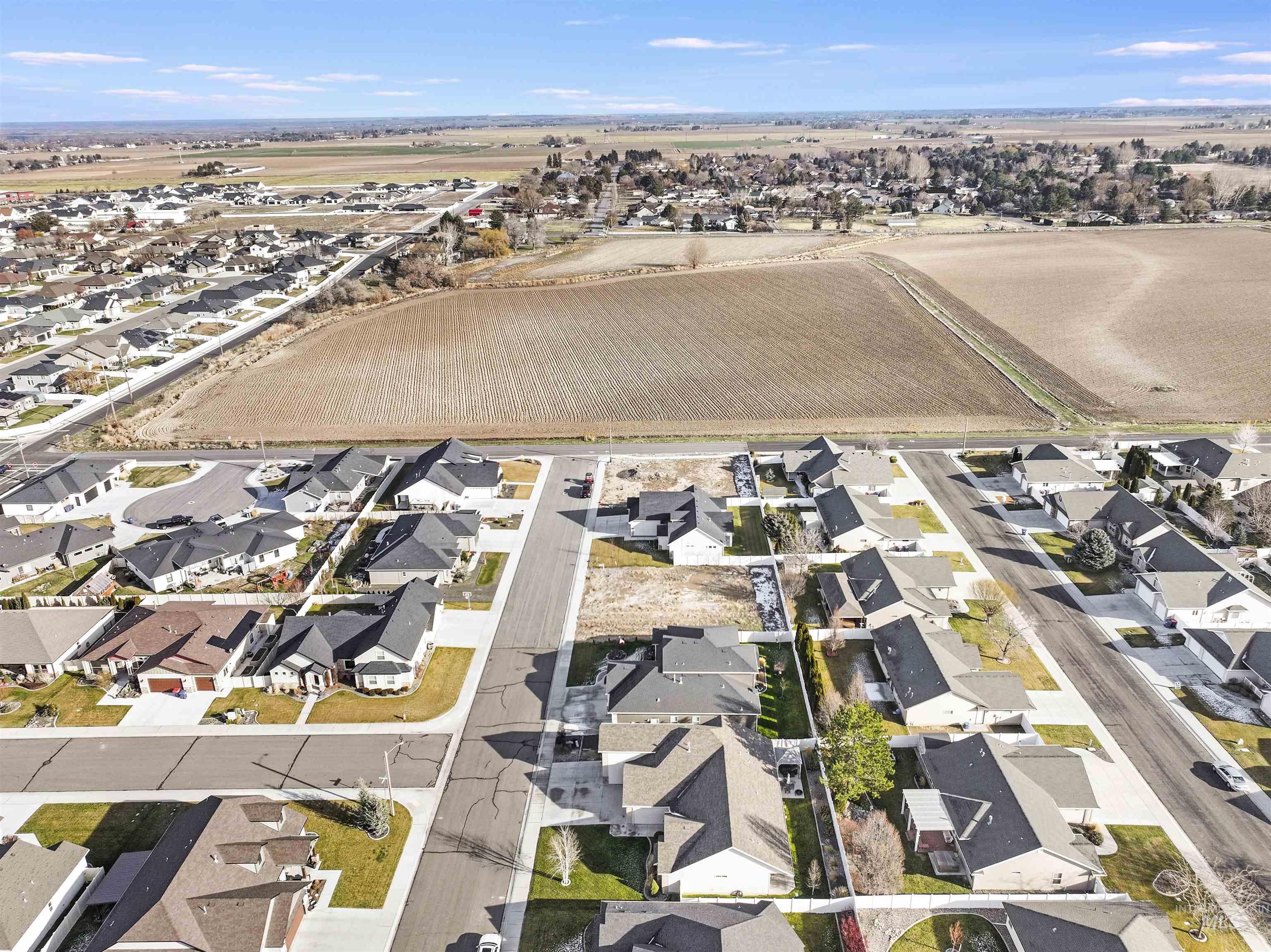 2734 Meadowbrook Dr, Twin Falls, Idaho 83301-4778, 4 Bedrooms, 2 Bathrooms, Residential For Sale, Price $549,000,MLS 98971756