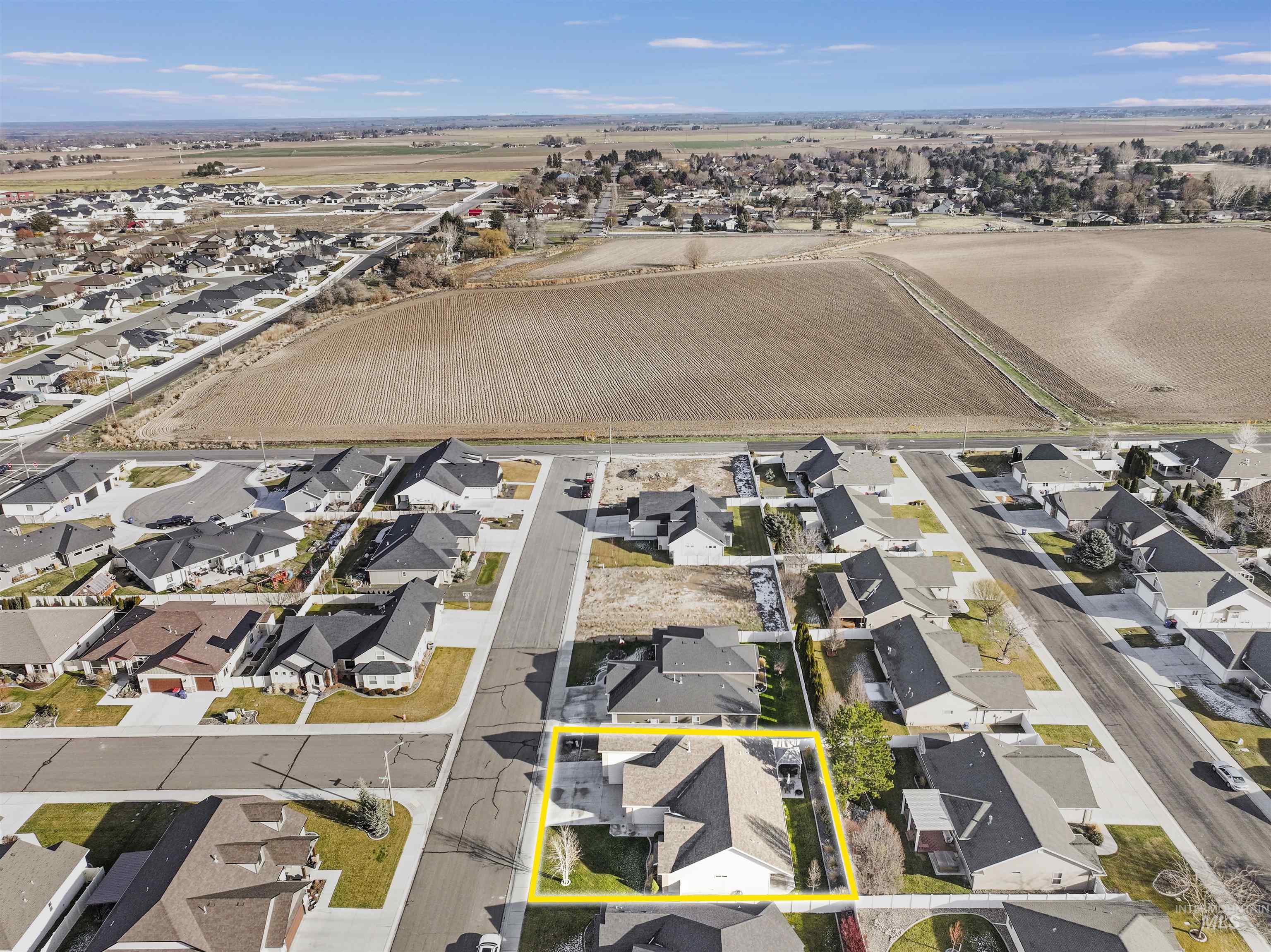 2734 Meadowbrook Dr, Twin Falls, Idaho 83301-4778, 4 Bedrooms, 2 Bathrooms, Residential For Sale, Price $569,000,MLS 98971756