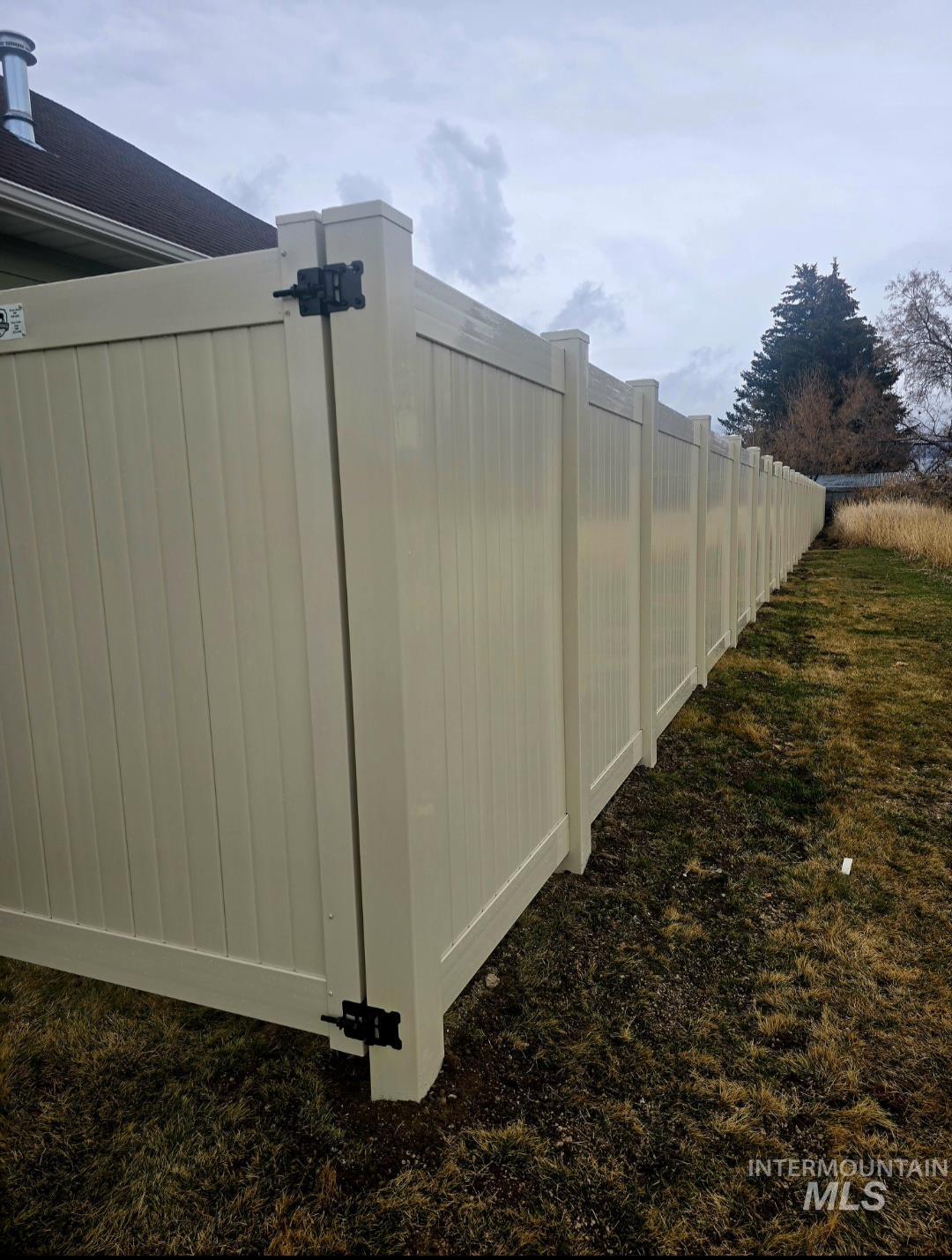 515 School St., Albion, Idaho 83311-0000, 3 Bedrooms, 2.5 Bathrooms, Residential For Sale, Price $515,000, 98971757