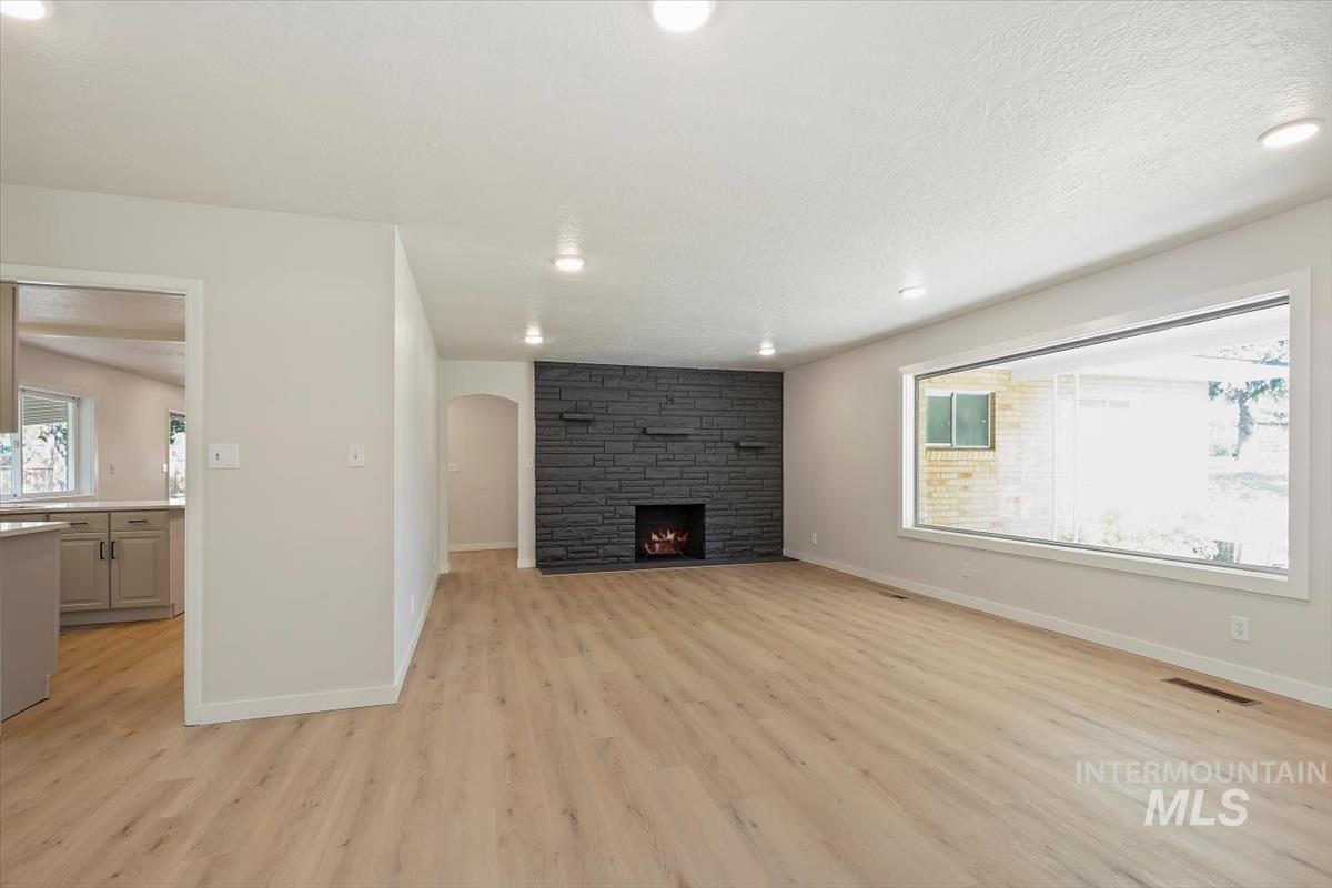 10702 W Cruser, Boise, Idaho 83709, 3 Bedrooms, 3 Bathrooms, Residential For Sale, Price $574,900,MLS 98971758