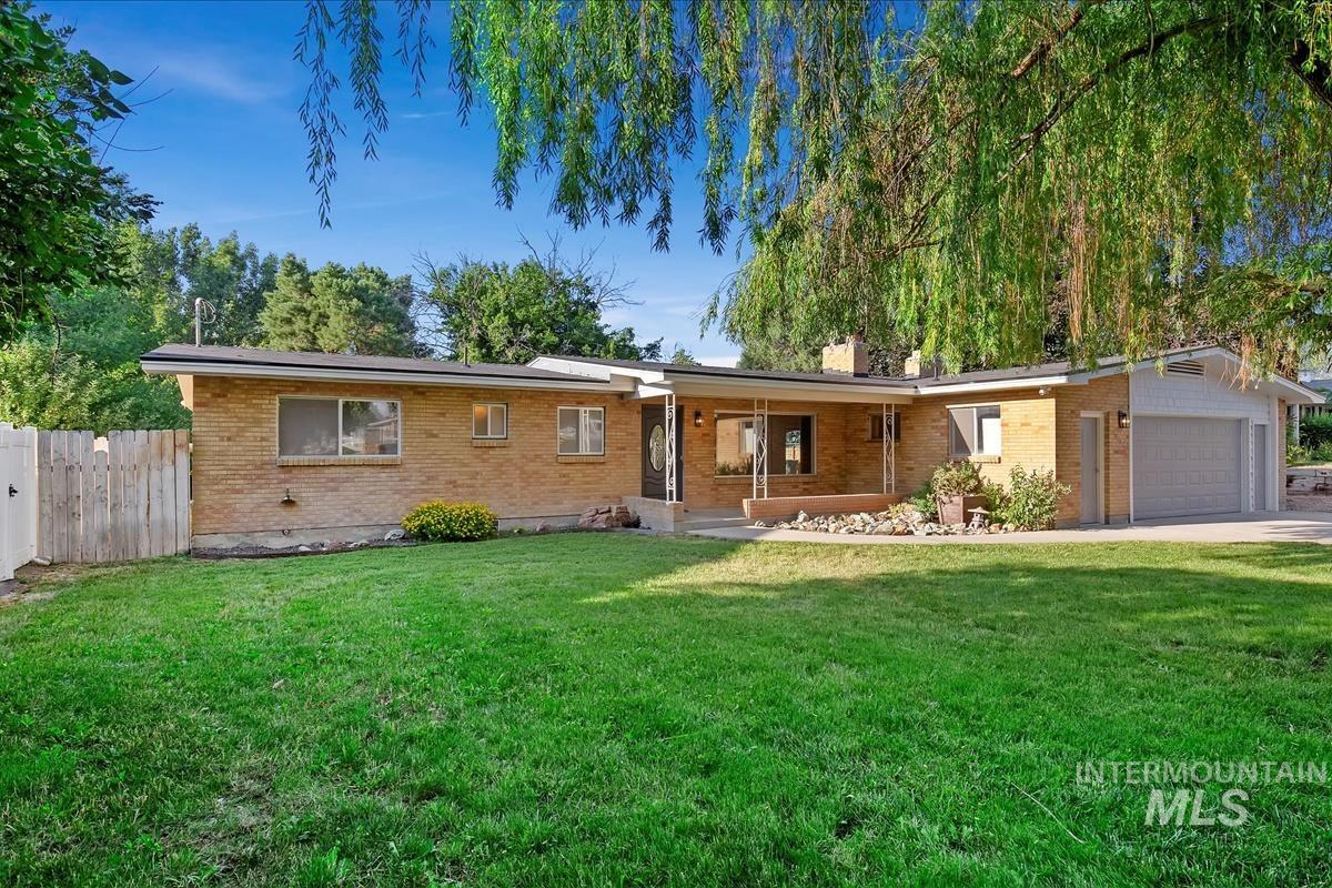 10702 W Cruser, Boise, Idaho 83709, 3 Bedrooms, 3 Bathrooms, Residential For Sale, Price $574,900,MLS 98971758