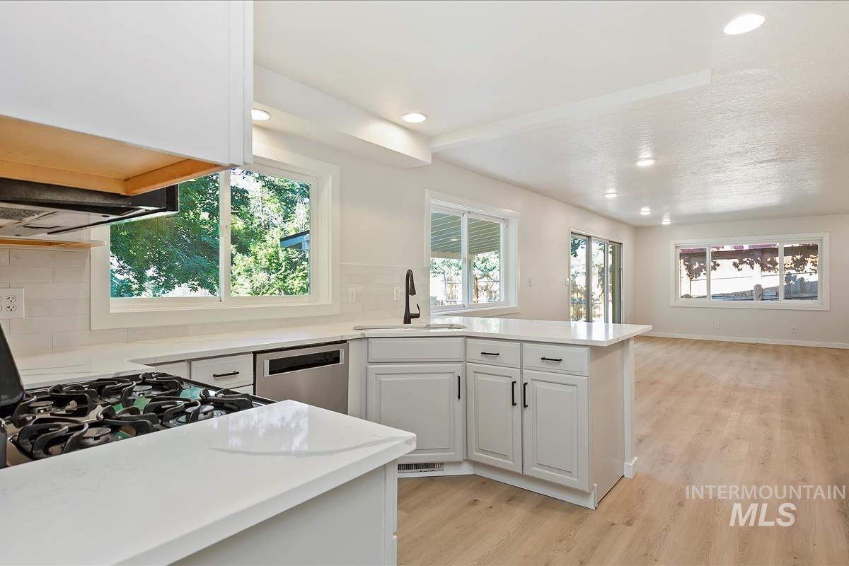 10702 W Cruser, Boise, Idaho 83709, 3 Bedrooms, 3 Bathrooms, Residential For Sale, Price $574,900,MLS 98971758