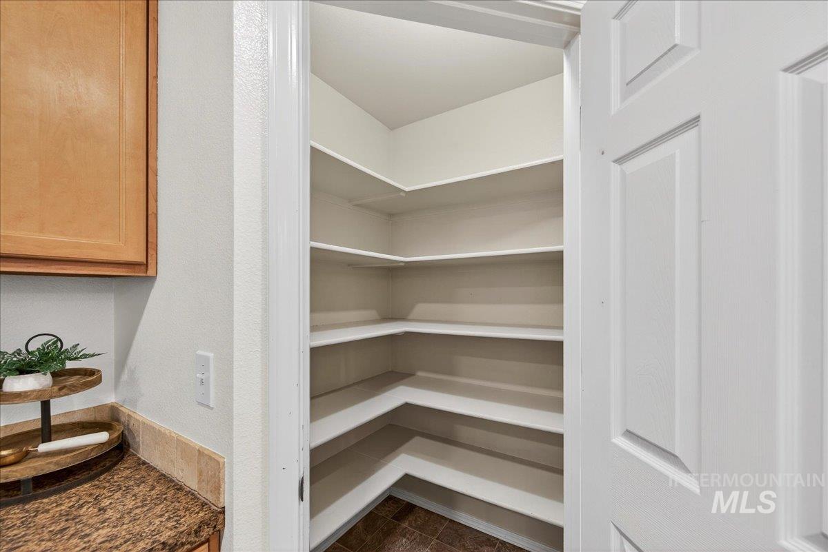 989 S BENEWAH LAKE, Middleton, Idaho 83644, 3 Bedrooms, 2 Bathrooms, Residential For Sale, Price $385,000,MLS 98971762