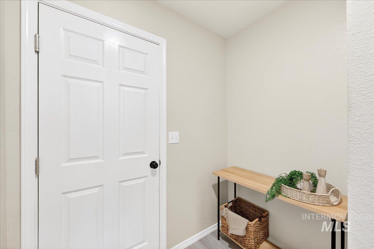 989 S BENEWAH LAKE, Middleton, Idaho 83644, 3 Bedrooms, 2 Bathrooms, Residential For Sale, Price $385,000,MLS 98971762