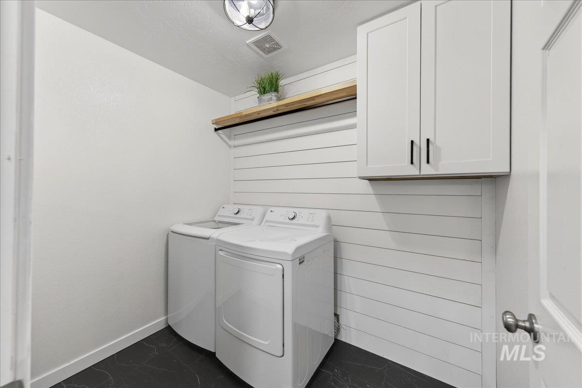 989 S BENEWAH LAKE, Middleton, Idaho 83644, 3 Bedrooms, 2 Bathrooms, Residential For Sale, Price $385,000,MLS 98971762