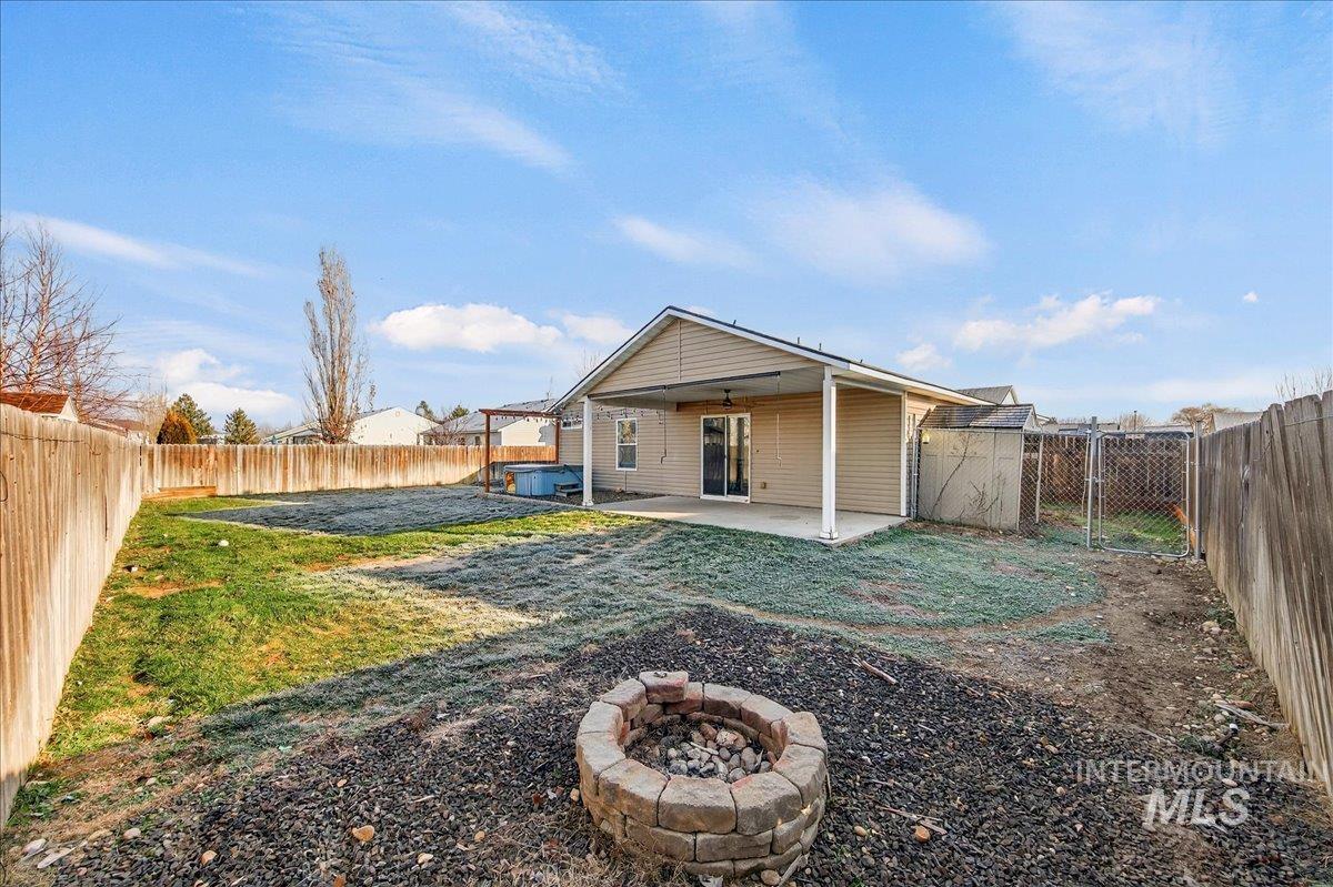 989 S BENEWAH LAKE, Middleton, Idaho 83644, 3 Bedrooms, 2 Bathrooms, Residential For Sale, Price $385,000,MLS 98971762