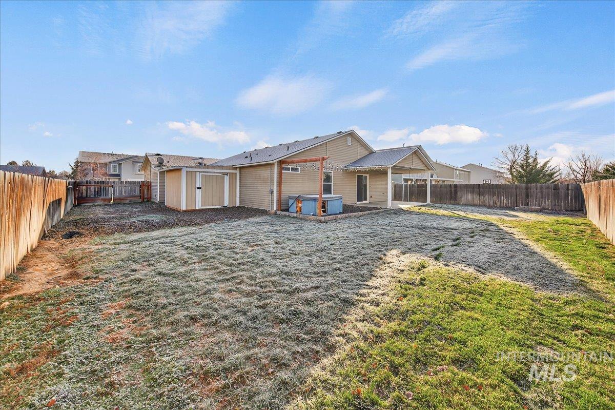 989 S BENEWAH LAKE, Middleton, Idaho 83644, 3 Bedrooms, 2 Bathrooms, Residential For Sale, Price $385,000,MLS 98971762