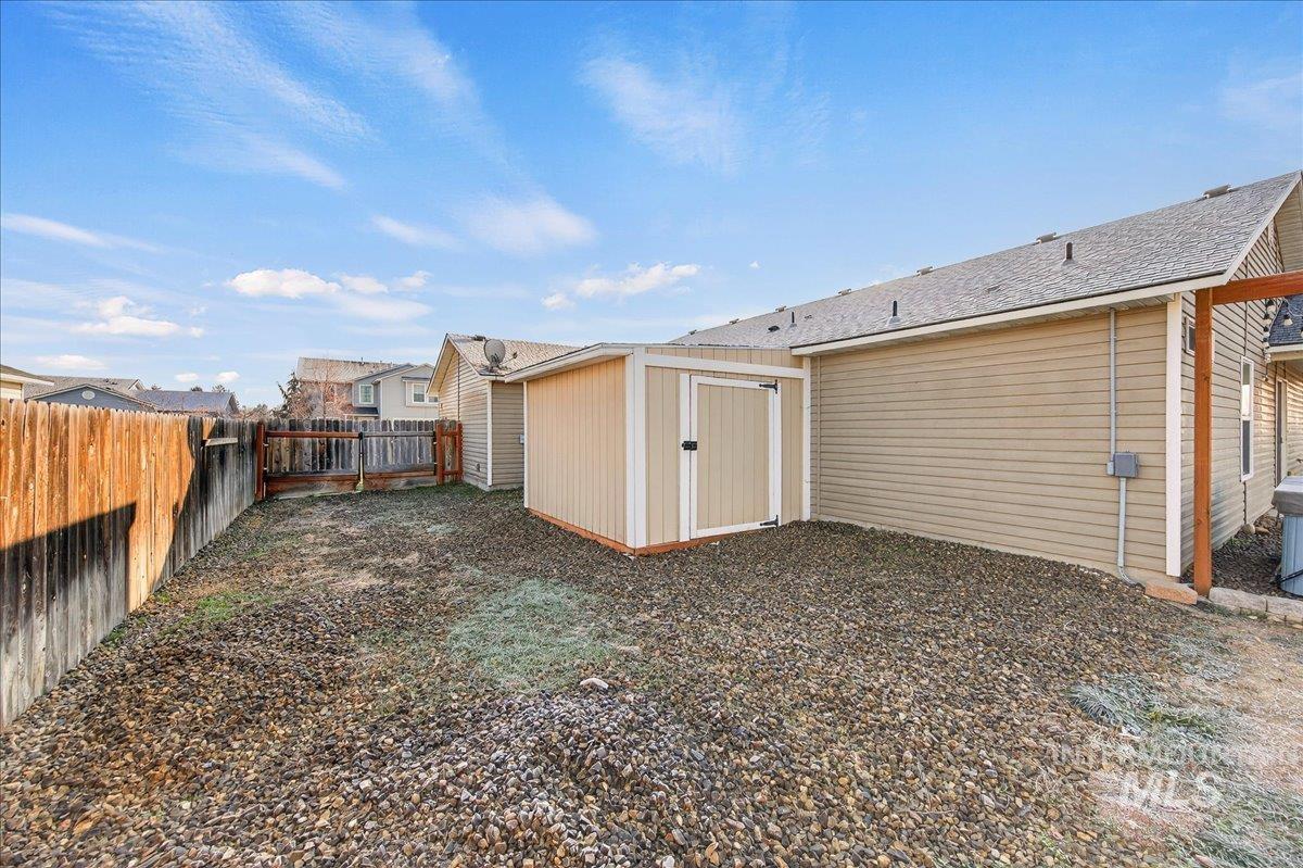 989 S BENEWAH LAKE, Middleton, Idaho 83644, 3 Bedrooms, 2 Bathrooms, Residential For Sale, Price $385,000,MLS 98971762