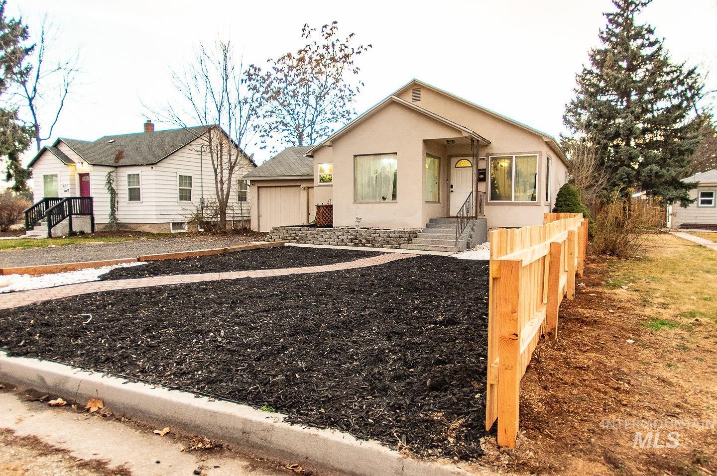 419 S Maple St, Nampa, Idaho 83686, 5 Bedrooms, 2 Bathrooms, Residential For Sale, Price $369,900, 98971763