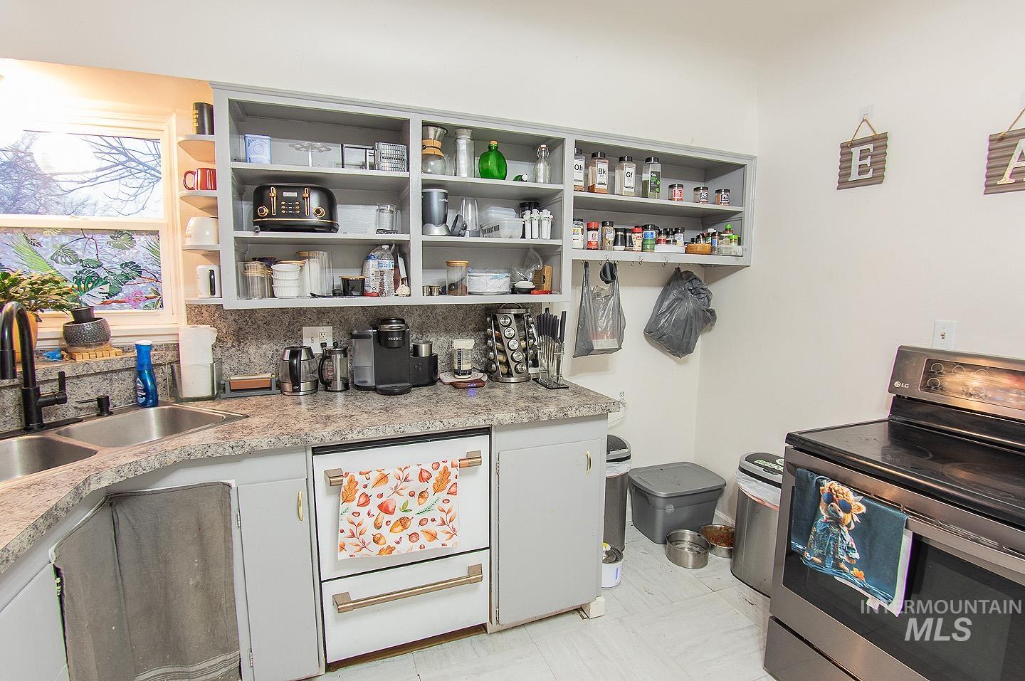 419 S Maple St, Nampa, Idaho 83686, 5 Bedrooms, 2 Bathrooms, Residential For Sale, Price $379,900,MLS 98971763