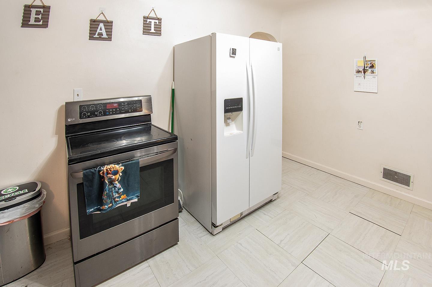 419 S Maple St, Nampa, Idaho 83686, 5 Bedrooms, 2 Bathrooms, Residential For Sale, Price $379,900,MLS 98971763