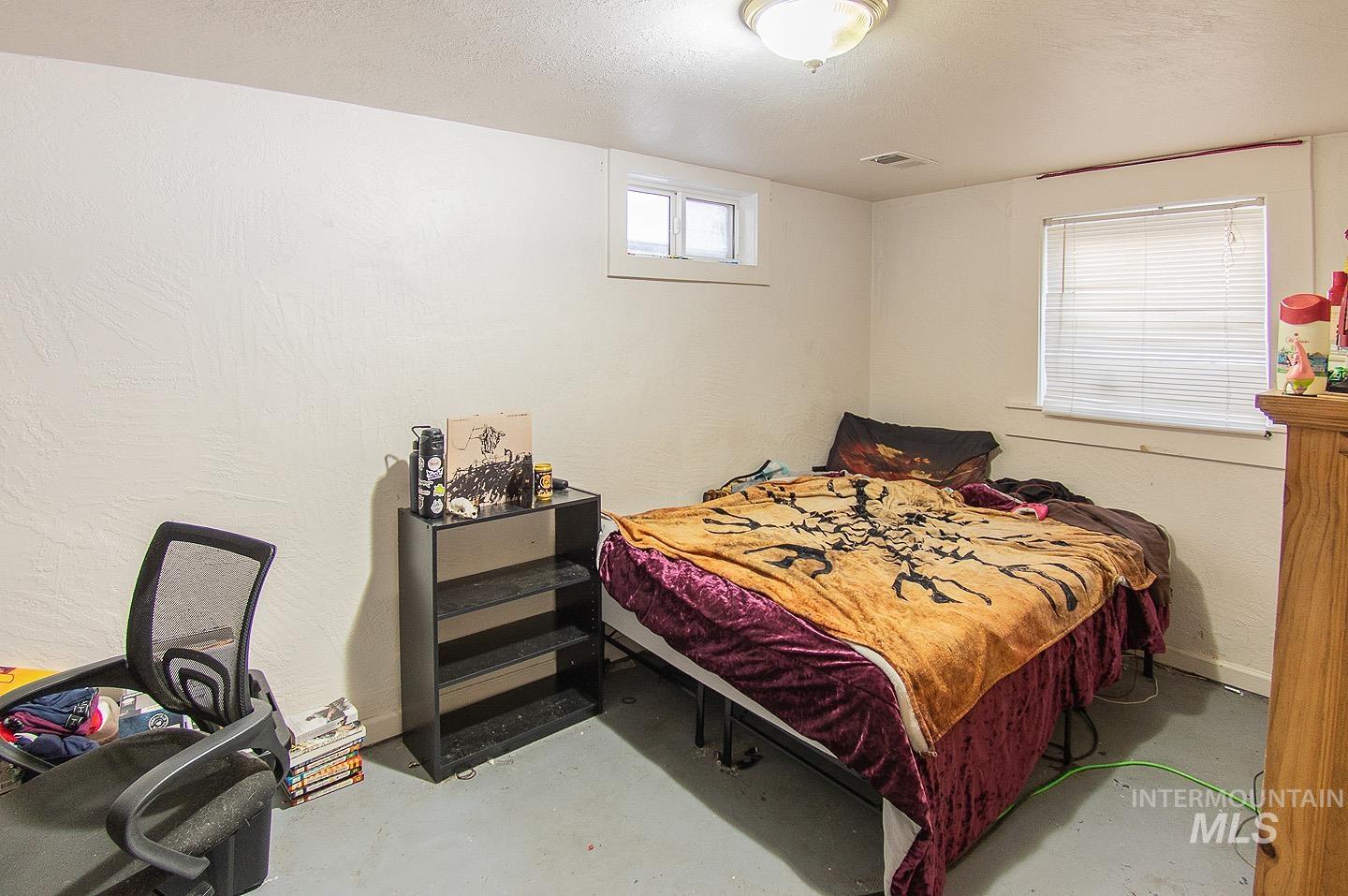 419 S Maple St, Nampa, Idaho 83686, 5 Bedrooms, 2 Bathrooms, Residential For Sale, Price $379,900,MLS 98971763