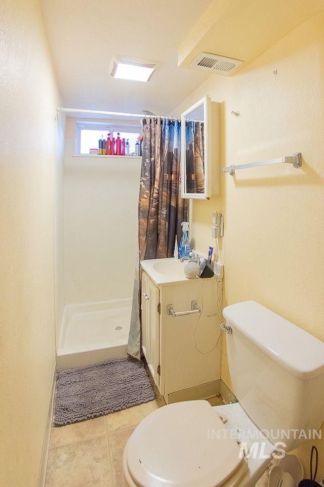 419 S Maple St, Nampa, Idaho 83686, 5 Bedrooms, 2 Bathrooms, Residential For Sale, Price $379,900,MLS 98971763