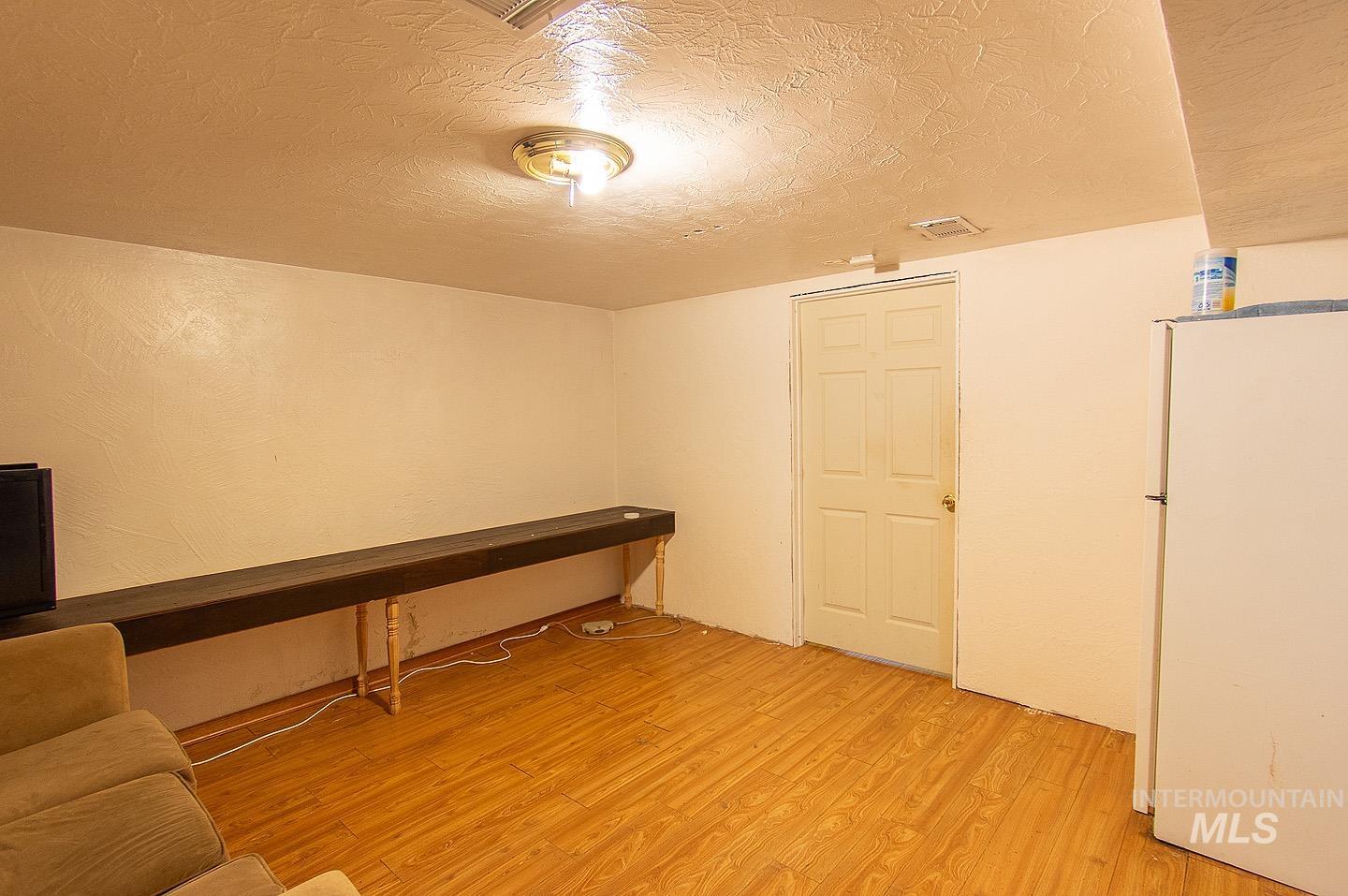 419 S Maple St, Nampa, Idaho 83686, 5 Bedrooms, 2 Bathrooms, Residential For Sale, Price $369,900, 98971763