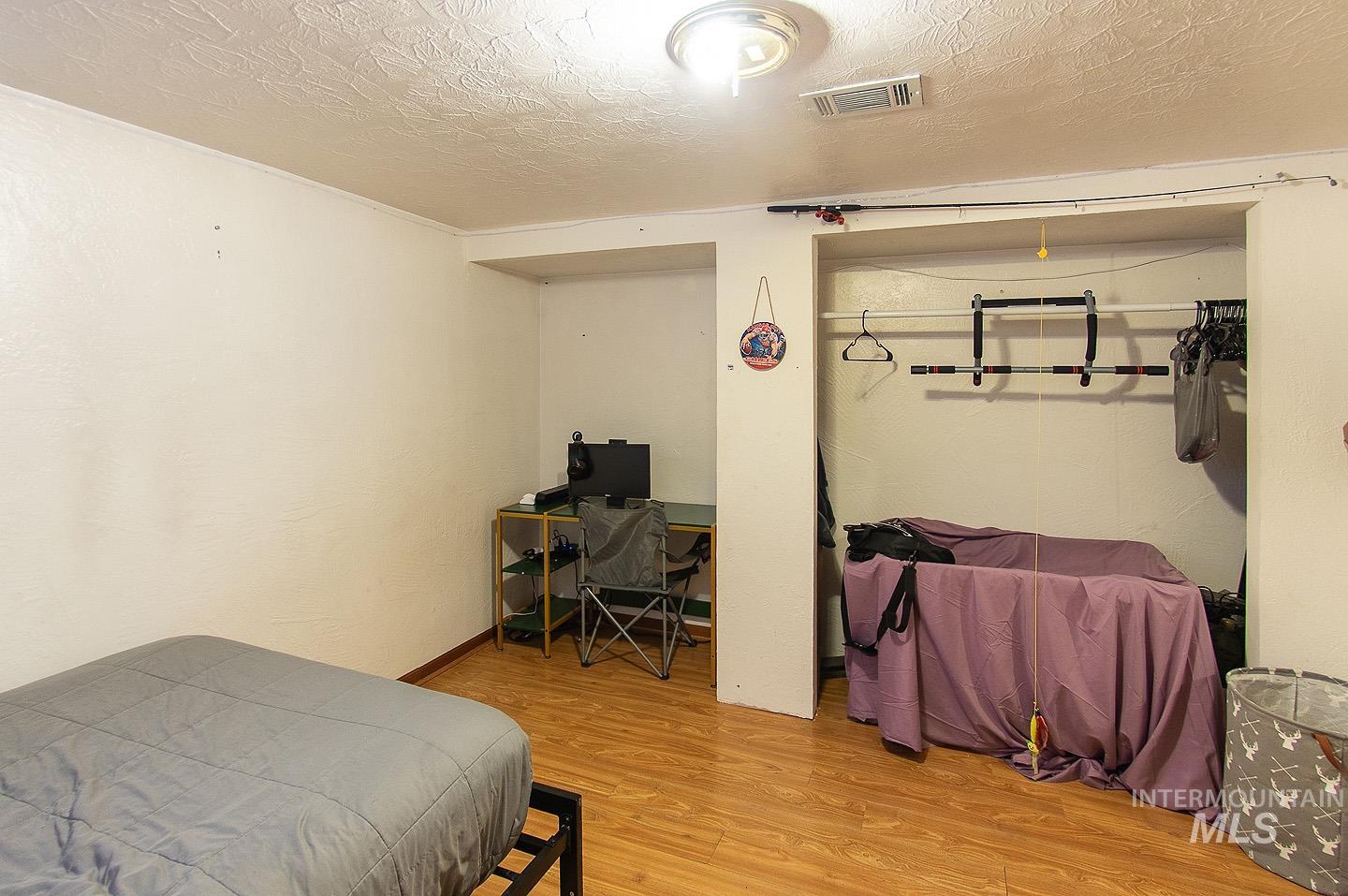 419 S Maple St, Nampa, Idaho 83686, 5 Bedrooms, 2 Bathrooms, Residential For Sale, Price $379,900,MLS 98971763