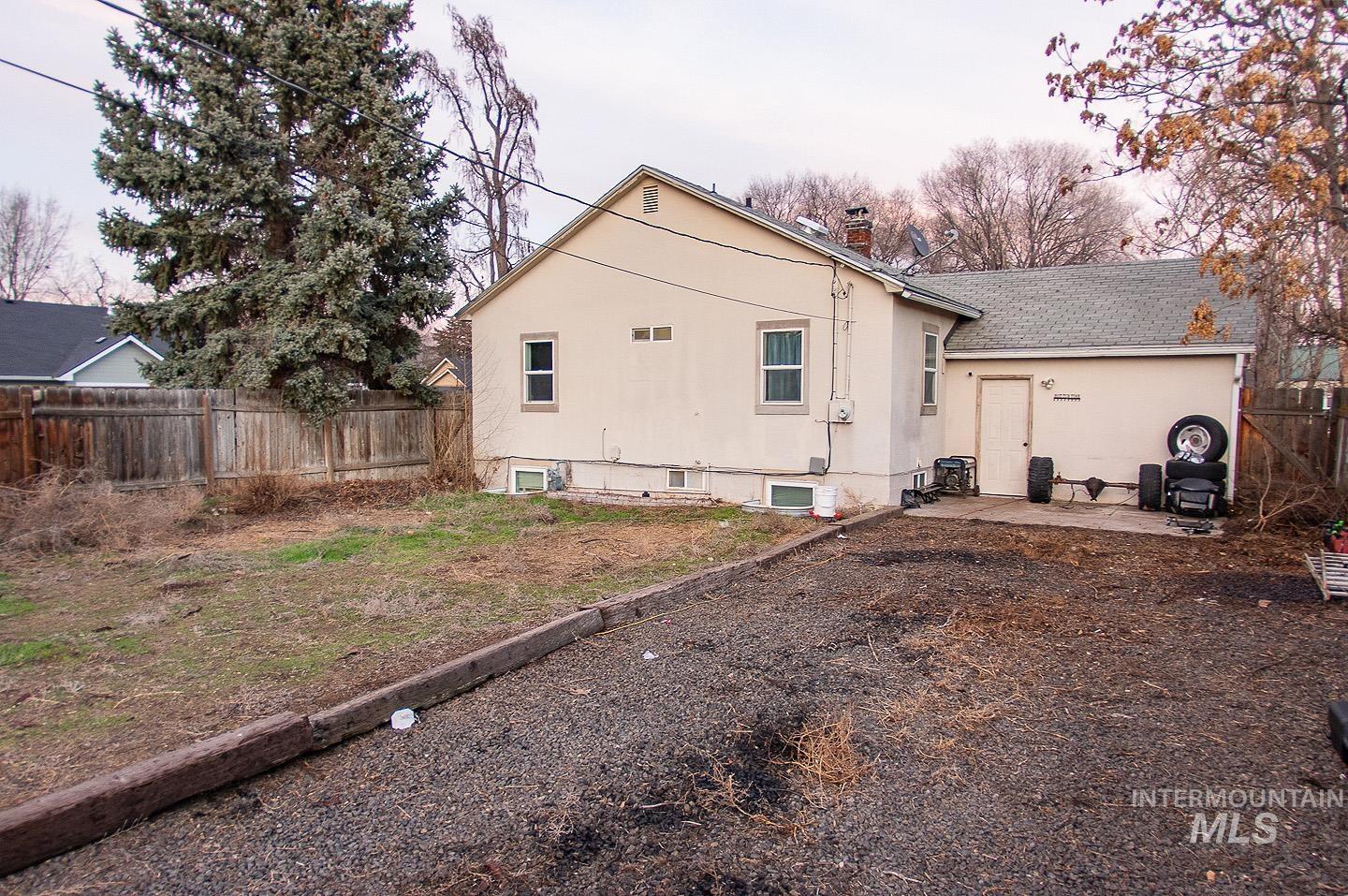 419 S Maple St, Nampa, Idaho 83686, 5 Bedrooms, 2 Bathrooms, Residential For Sale, Price $379,900,MLS 98971763