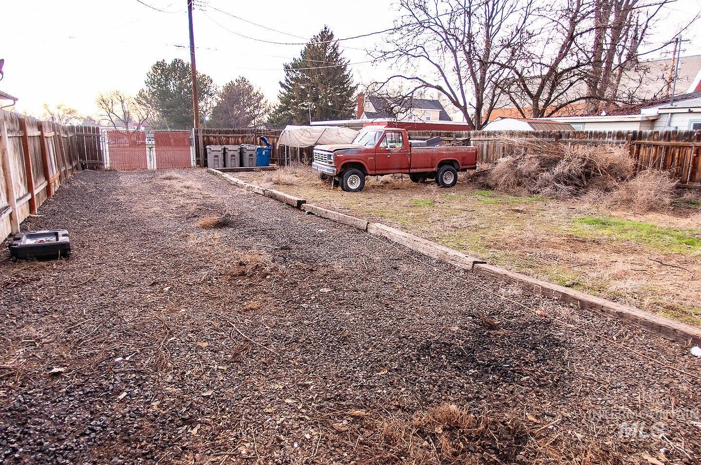 419 S Maple St, Nampa, Idaho 83686, 5 Bedrooms, 2 Bathrooms, Residential For Sale, Price $379,900,MLS 98971763