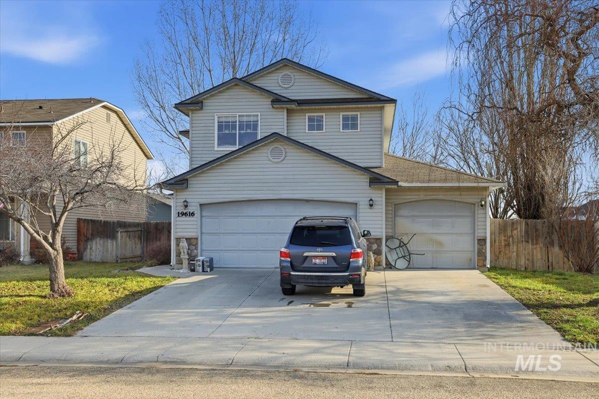 19616 Commonwealth Avenue, Caldwell, Idaho 83605, 4 Bedrooms, 2.5 Bathrooms, Residential For Sale, Price $374,900,MLS 98971766
