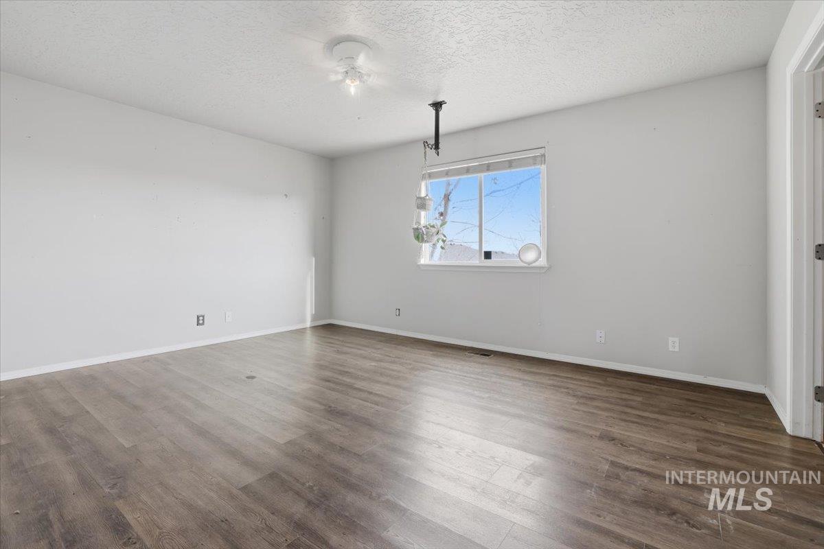 19616 Commonwealth Avenue, Caldwell, Idaho 83605, 4 Bedrooms, 2.5 Bathrooms, Residential For Sale, Price $374,900,MLS 98971766