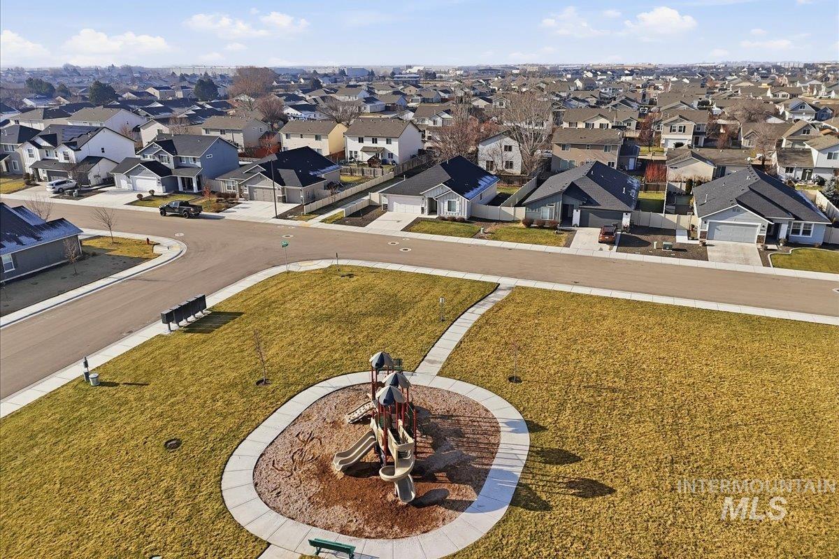 19616 Commonwealth Avenue, Caldwell, Idaho 83605, 4 Bedrooms, 2.5 Bathrooms, Residential For Sale, Price $374,900,MLS 98971766