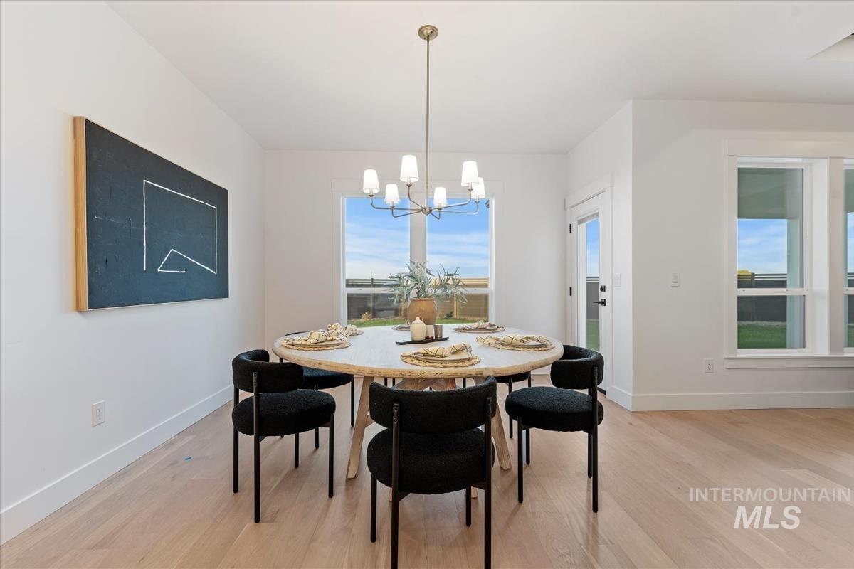 7023 N Birsay, Eagle, Idaho 83616, 5 Bedrooms, 3.5 Bathrooms, Residential For Sale, Price $879,880,MLS 98971771